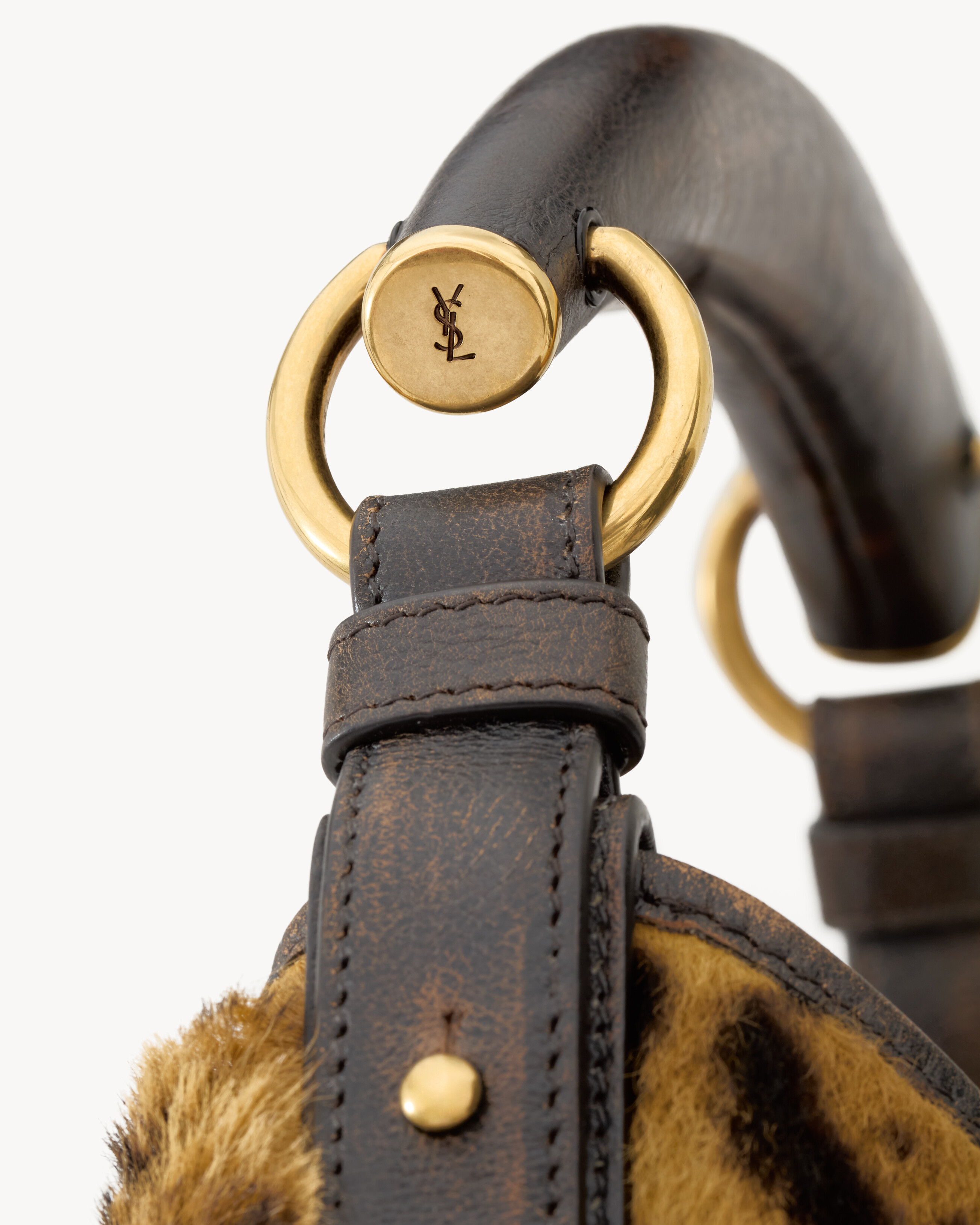 bolsa média MOMBASA em couro com pelo