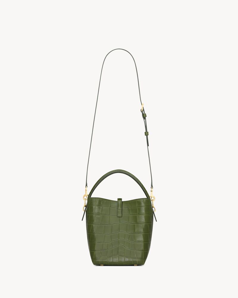 LE 37 small in alligator