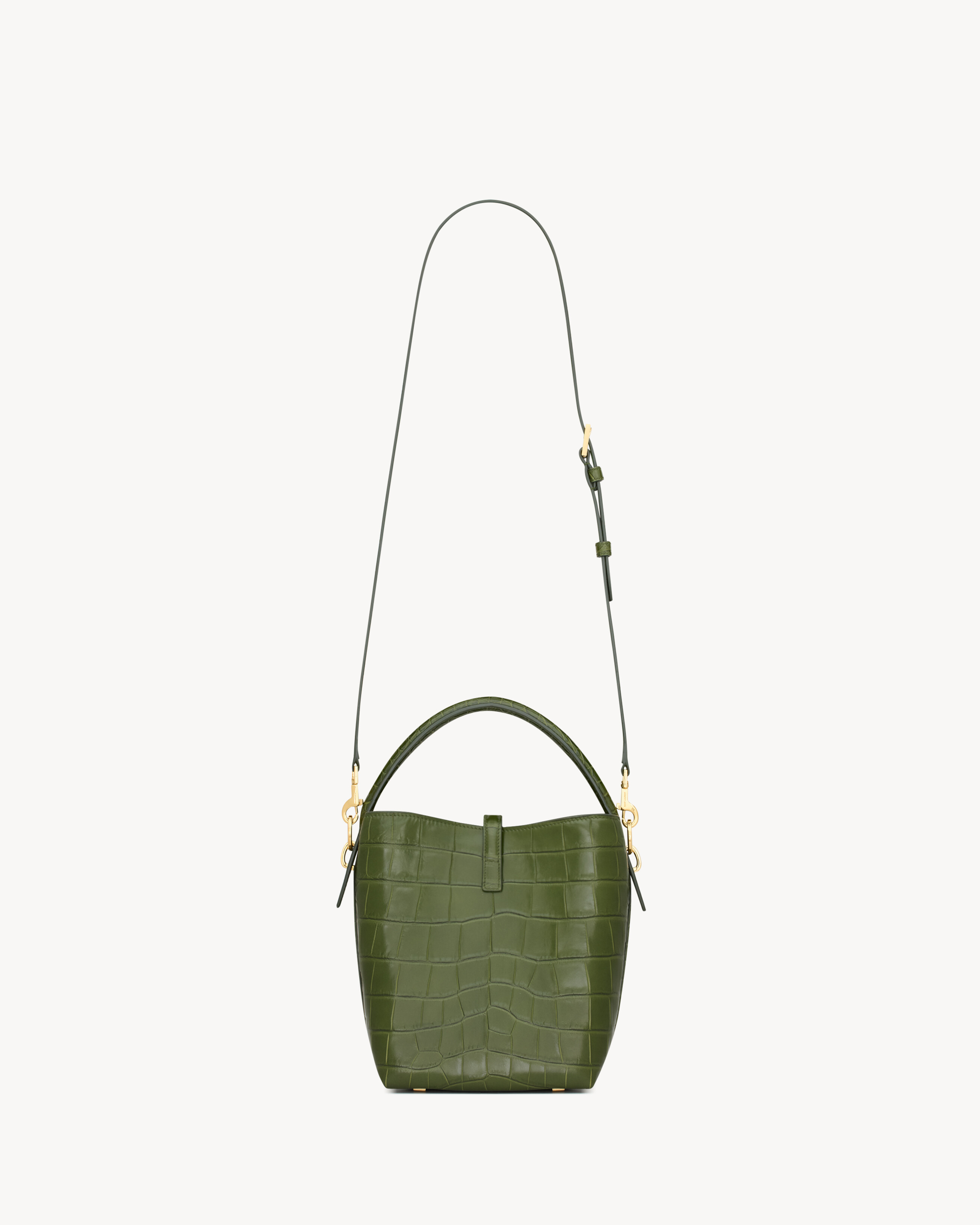 LE 37 small in alligator