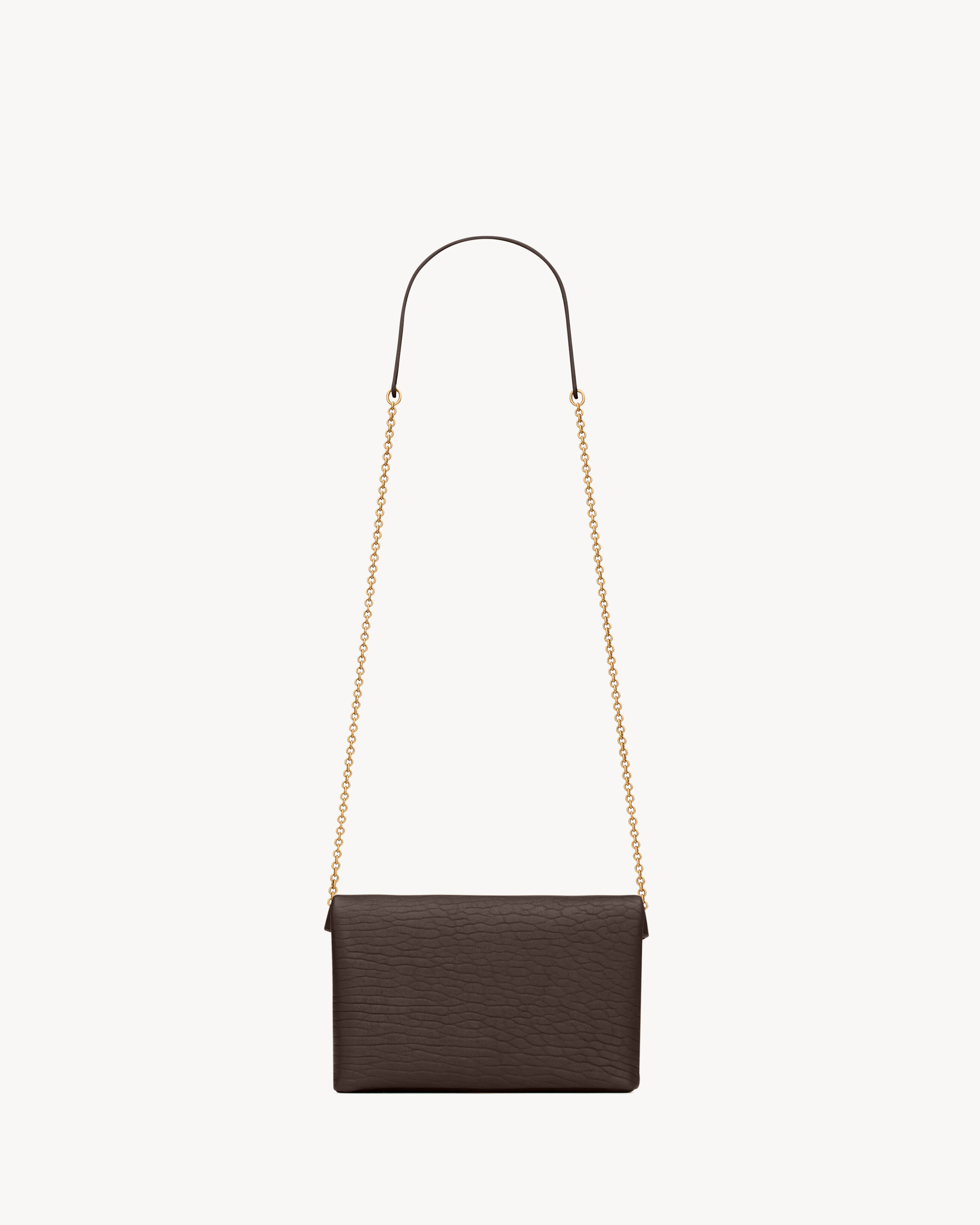 Pochette pequeña con cadena Cassandre de piel de cordero