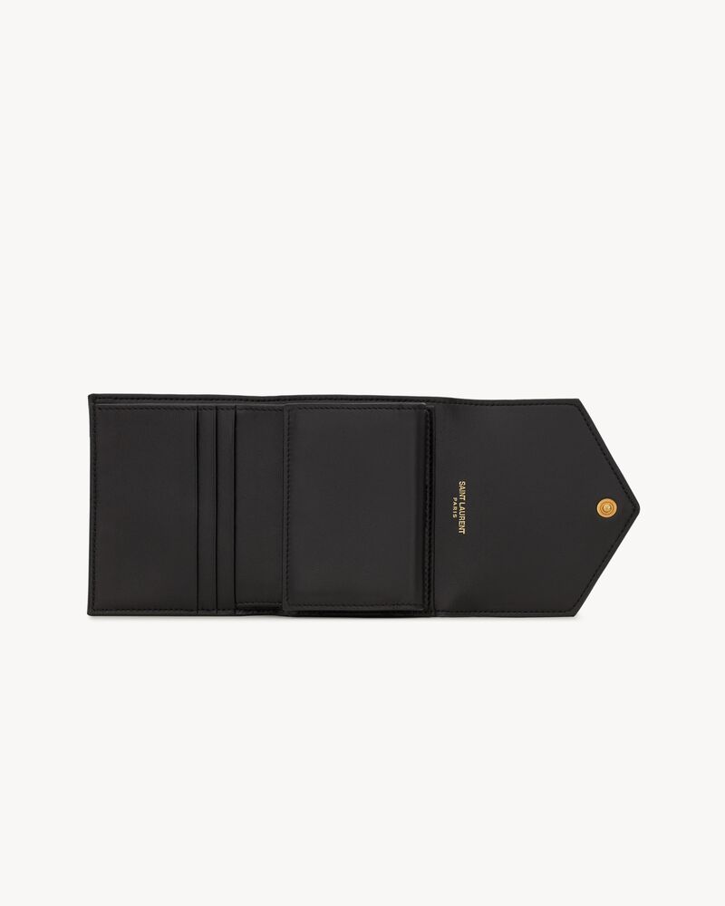 CASSANDRE MATELASSÉ MULTI-FOLDED WALLET DE PIEL REPUJADA GRAIN DE POUDRE