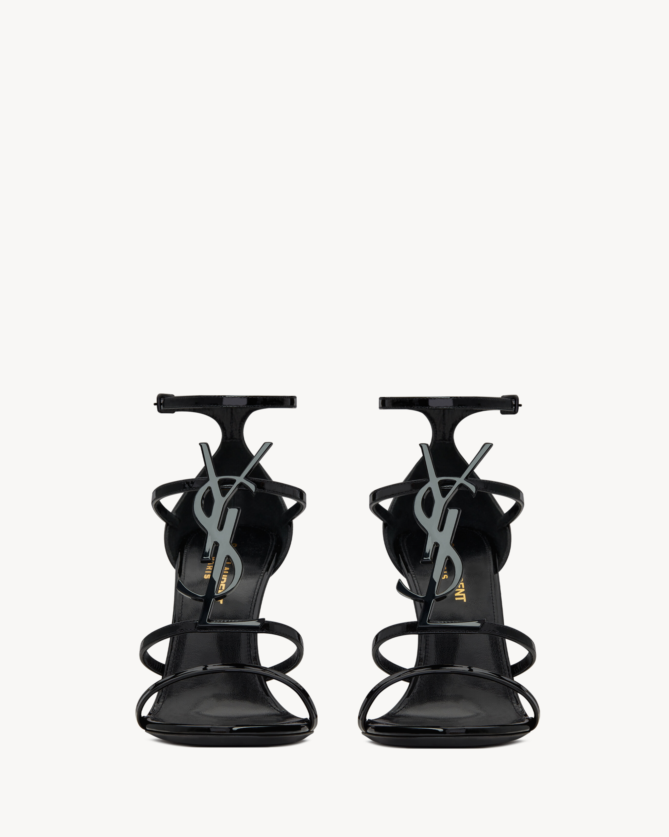 CASSANDRA Sandalen aus Lackleder mit schwarzem Monogramm