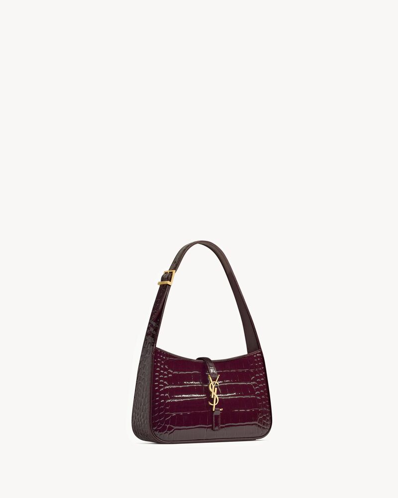 LE 5 À 7 in crocodile-embossed patent leather