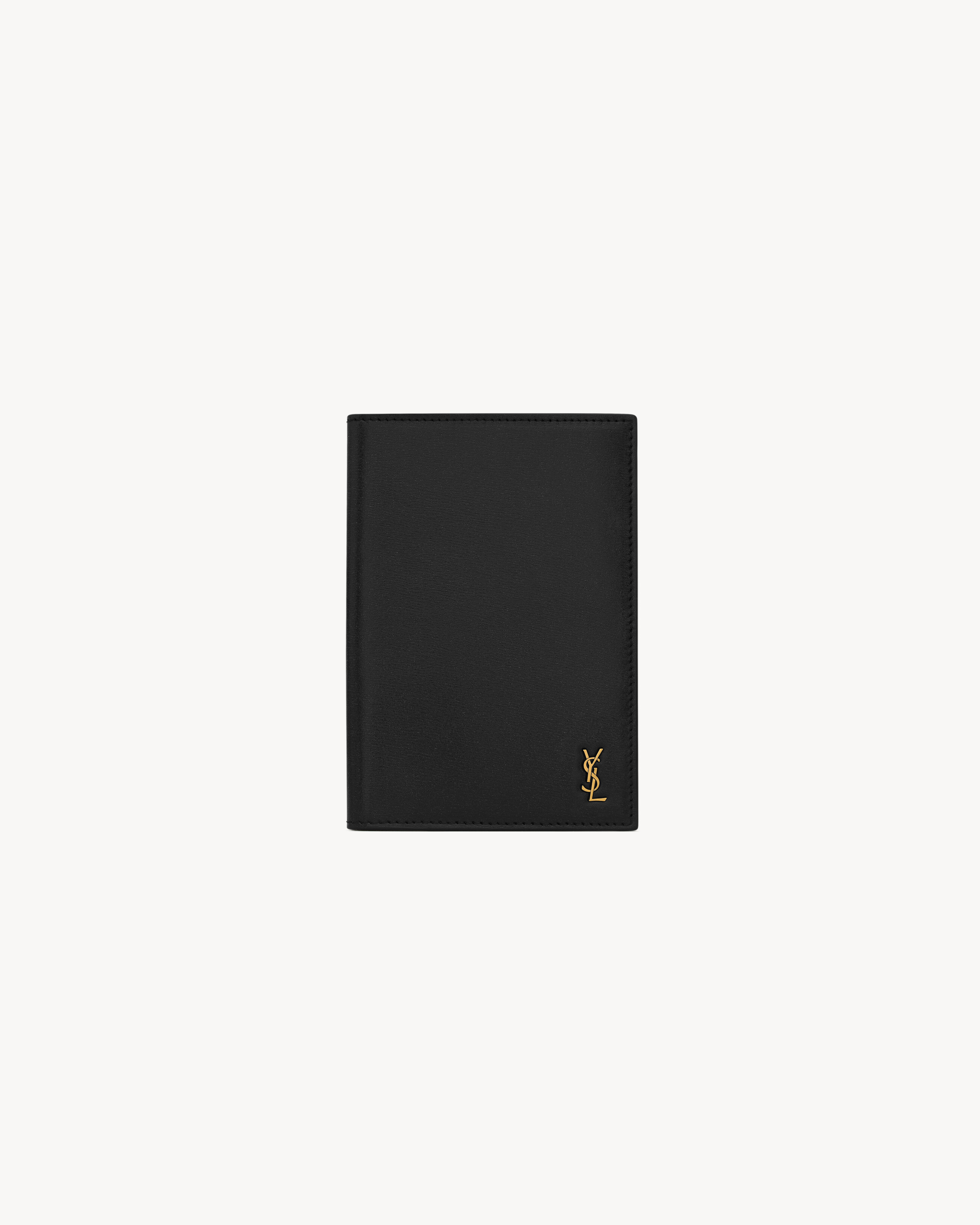 TINY CASSANDRE passport holder in smooth leather