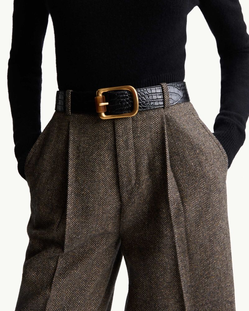 cylinder buckle belt in crocodile-embossed leather