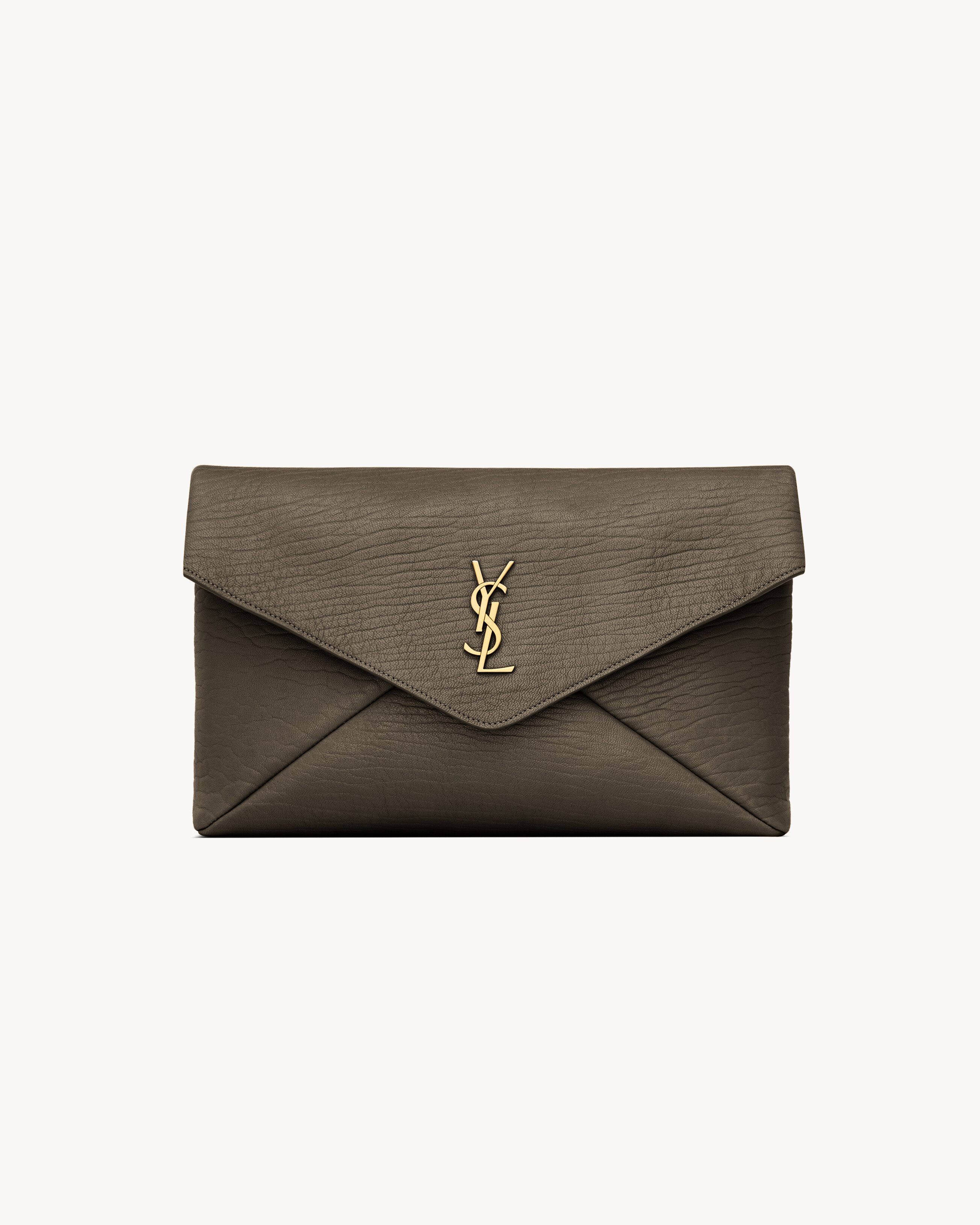 Pochette grande tipo sobre Cassandre de piel de cordero