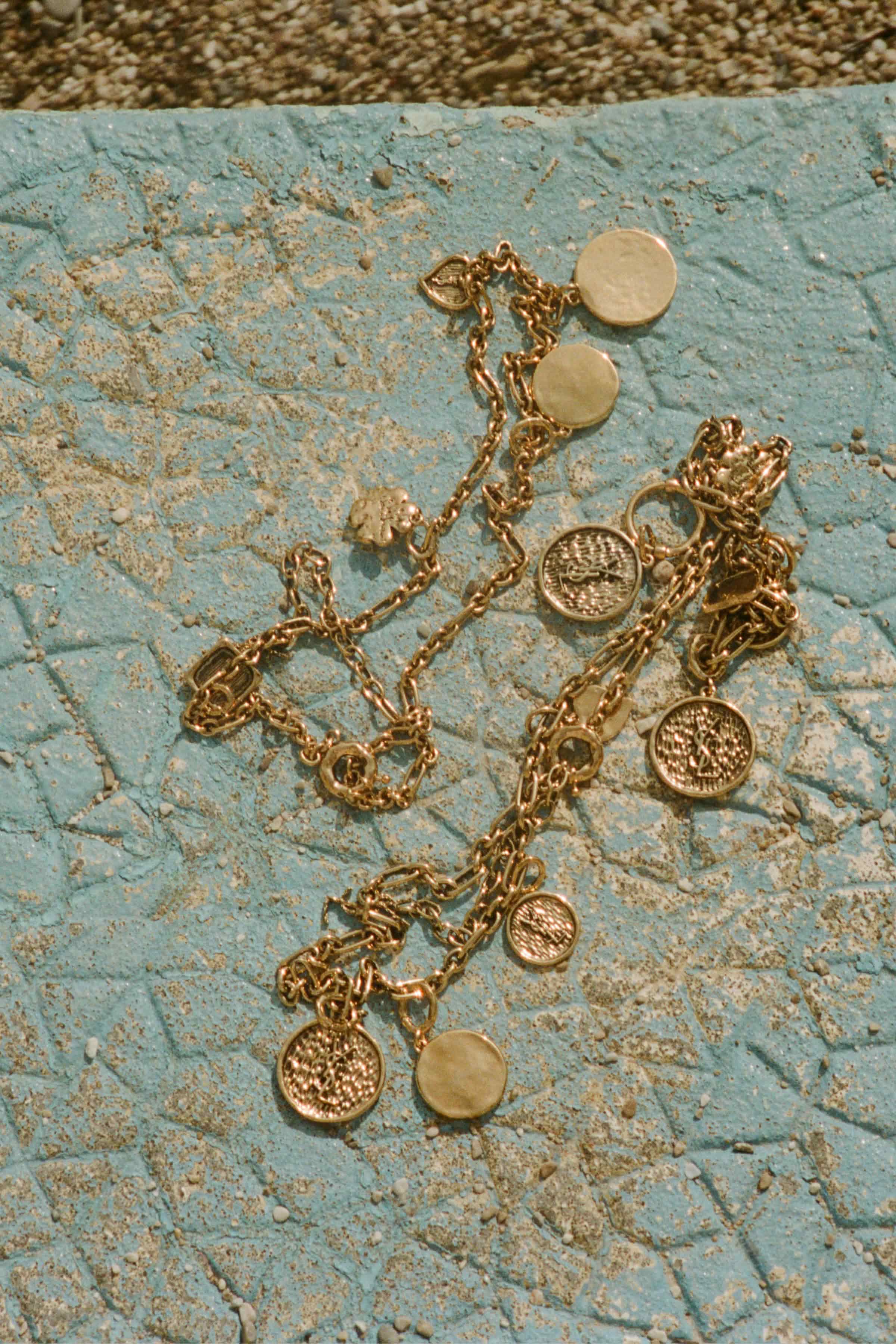 SUMMER MOOD PT1 > Single 5 LUCKY CHARMS