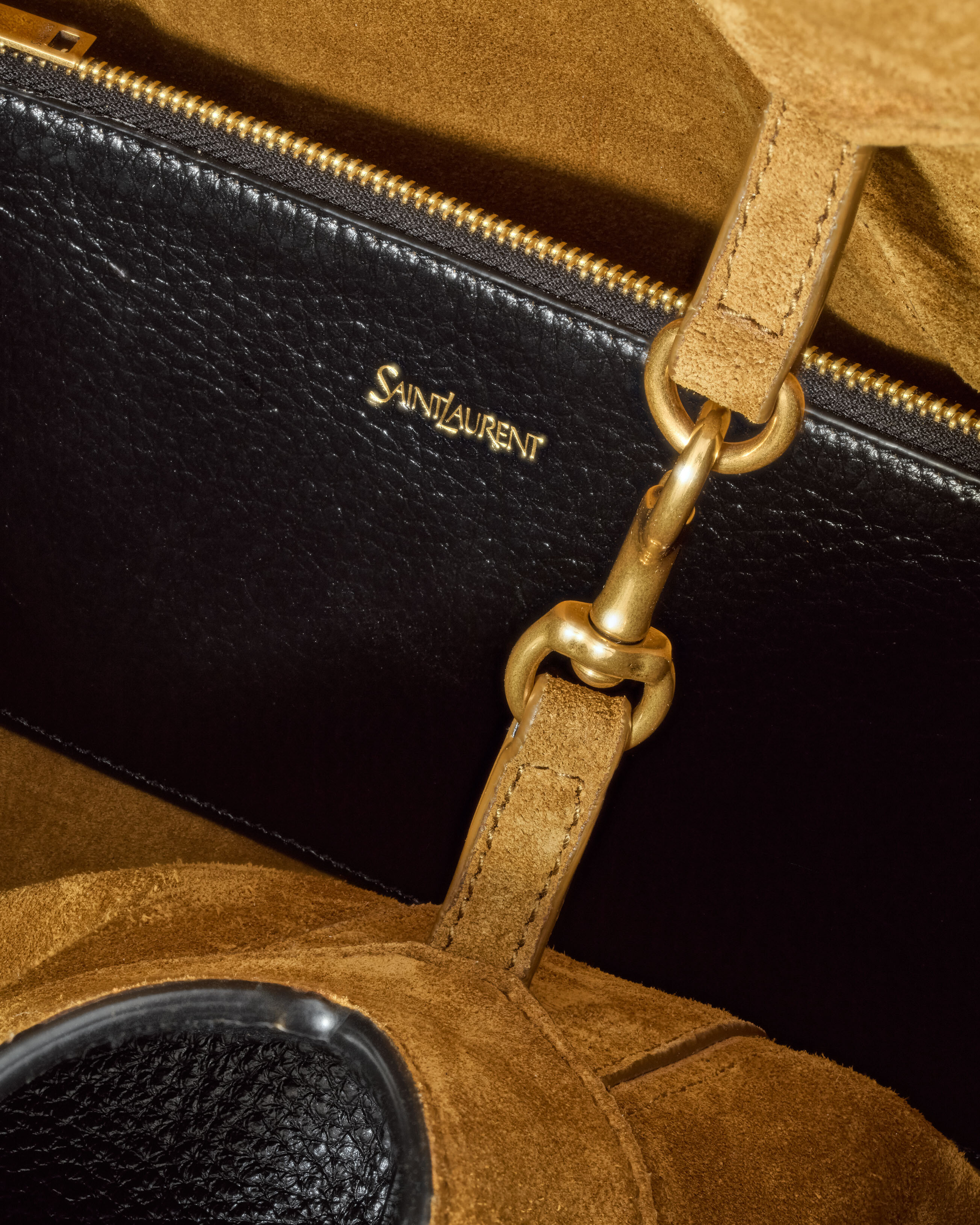 Y MAXI TOTE IN LEATHER