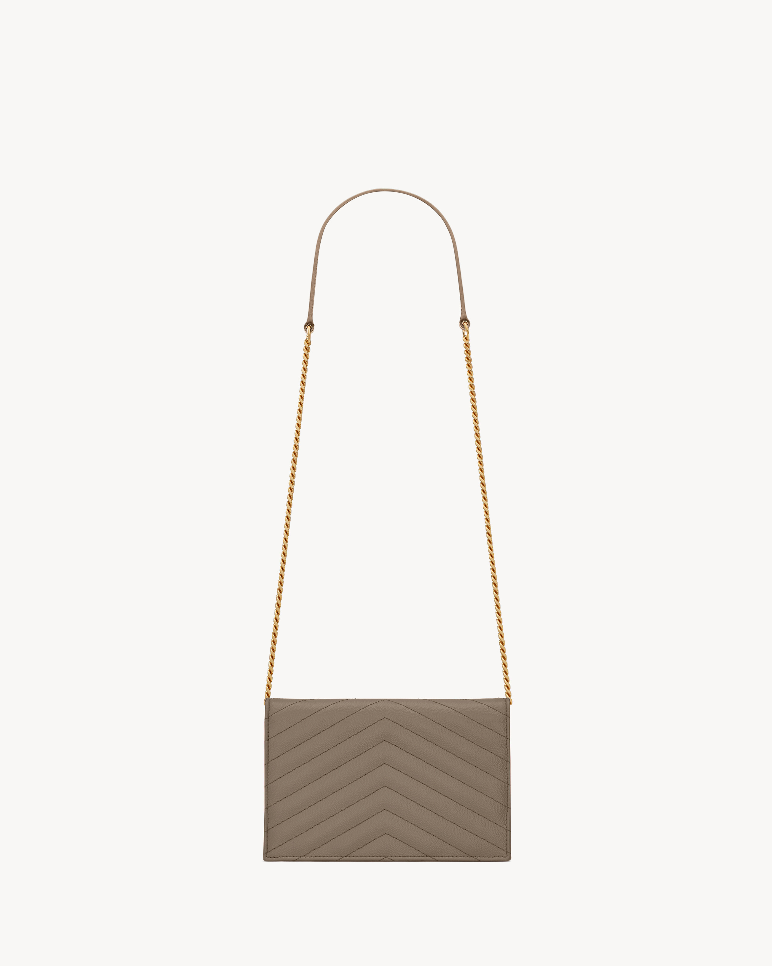 CASSANDRE envelope chain wallet in GRAIN DE POUDRE leather