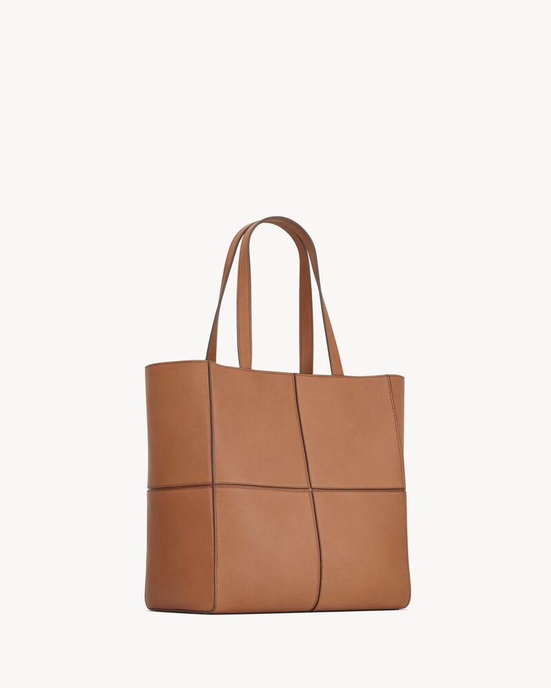 SAINT LAURENT PARIS small 4 CARRÉ tote in leather