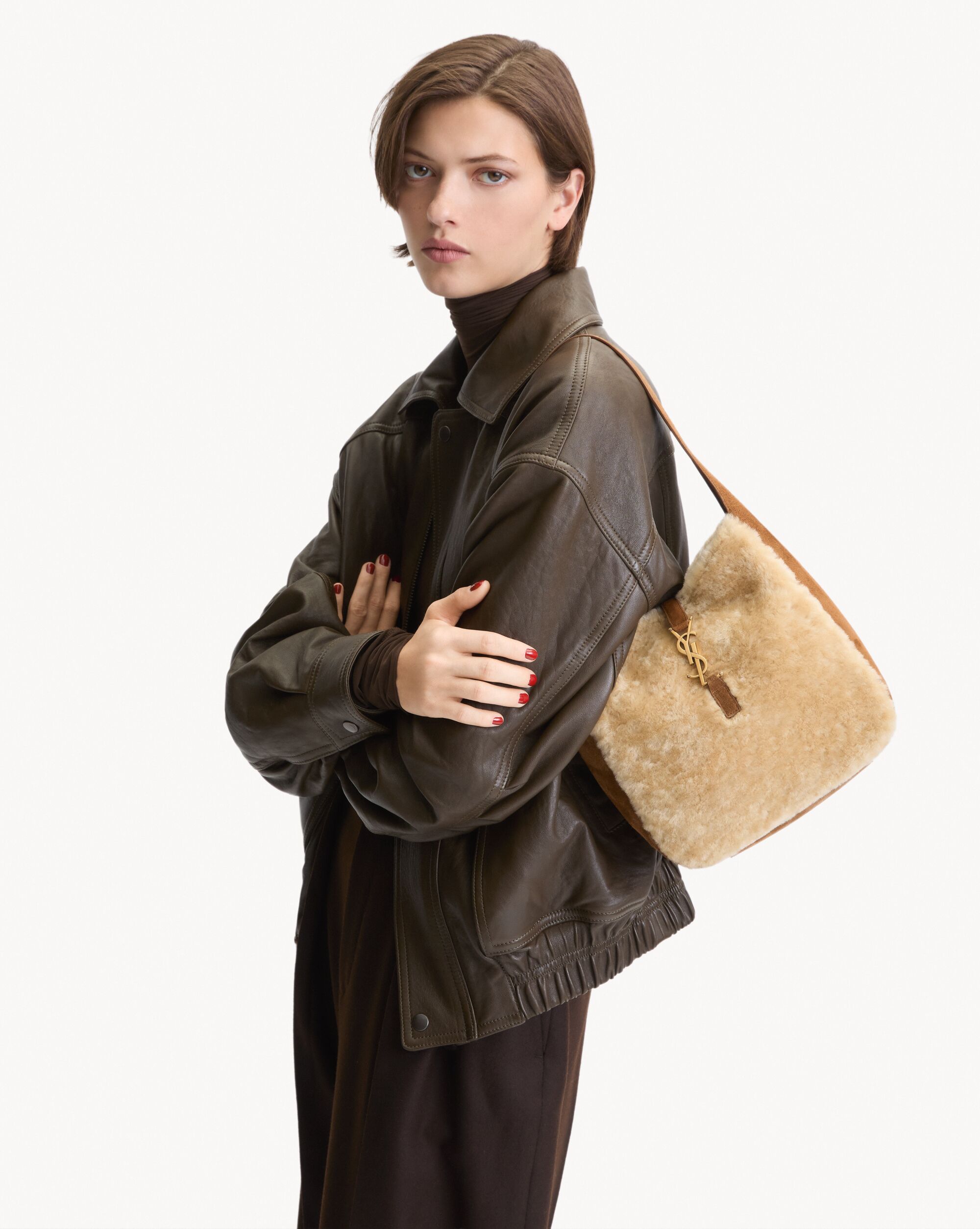 LE 5 À 7 supple small in shearling and suede
