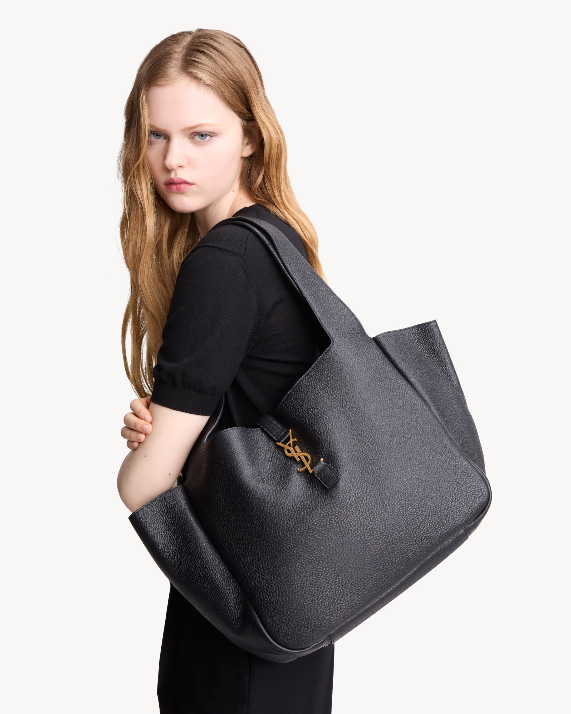 LE 5 À 7 bea in grained leather