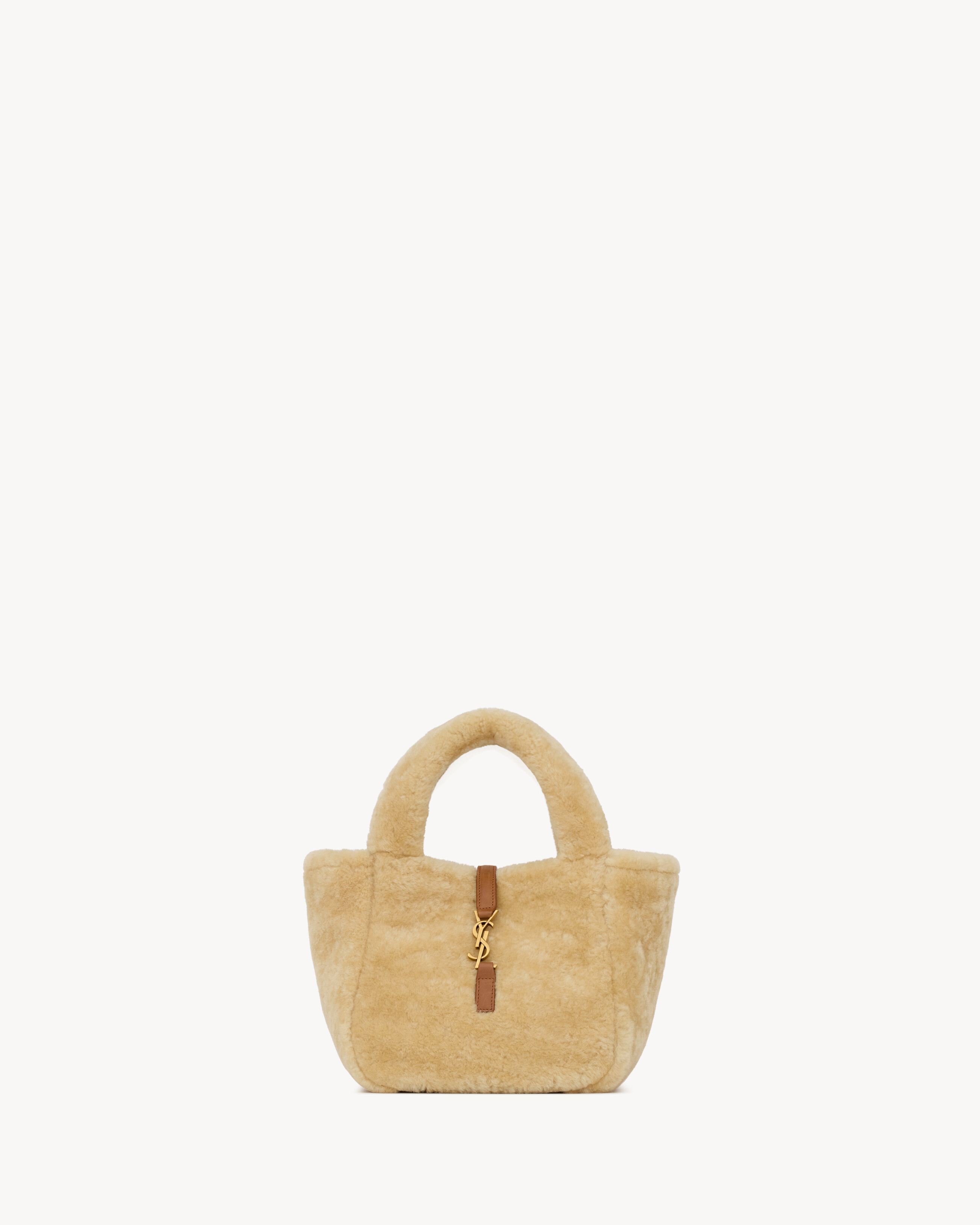 LE 5 À 7 BABY BEA in shearling