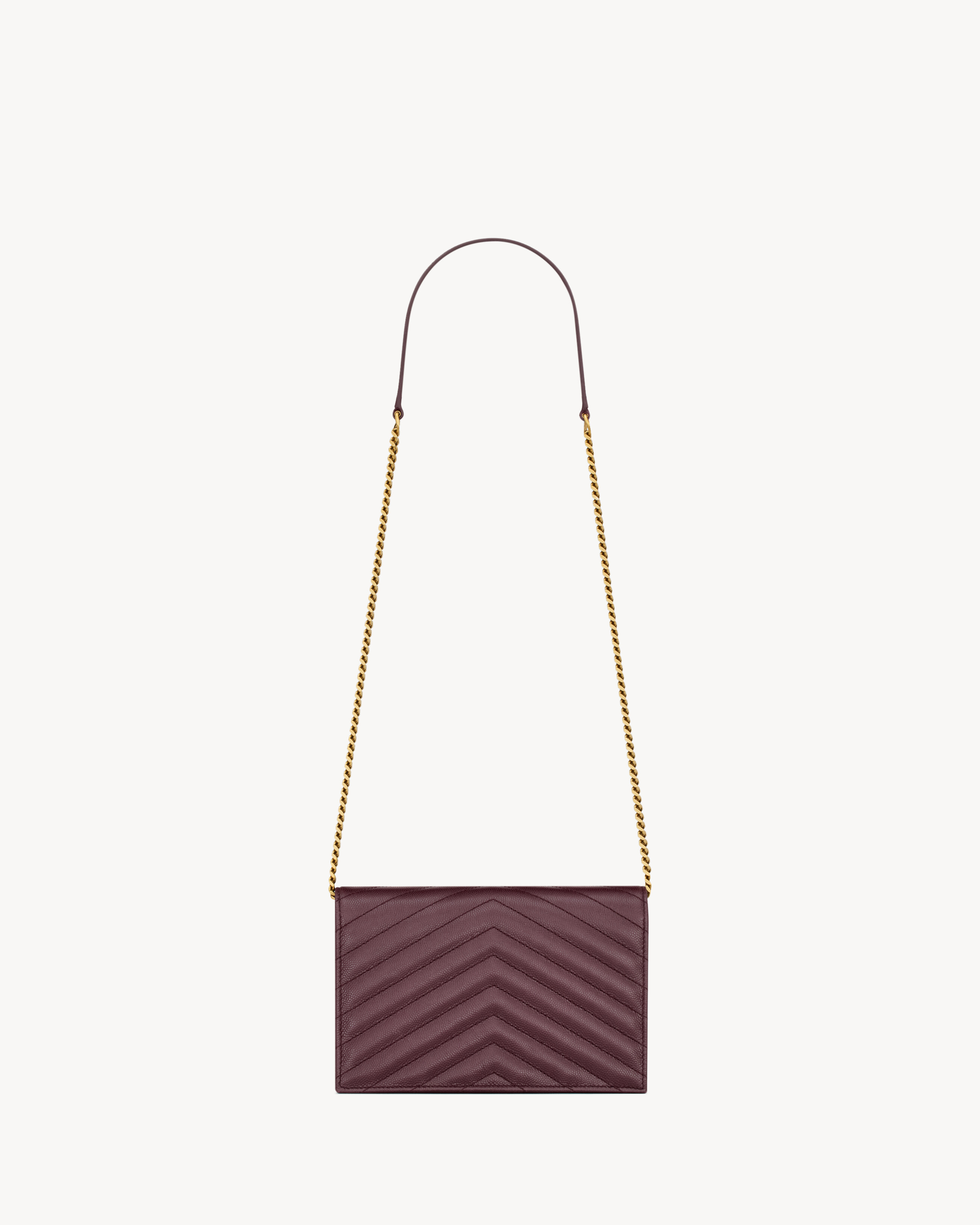 CASSANDRE envelope chain wallet in GRAIN DE POUDRE leather