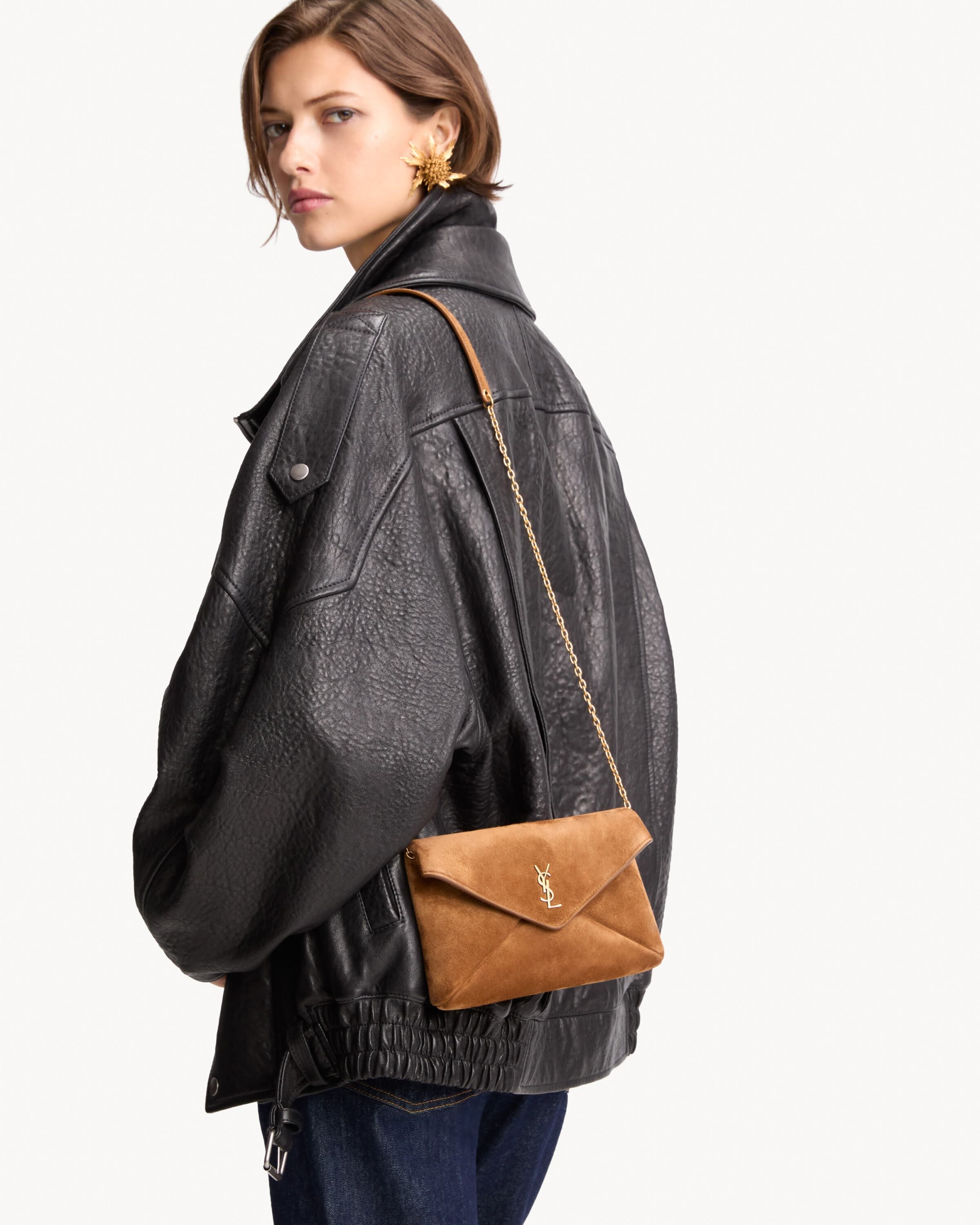 CASSANDRE small chain pouch in suede