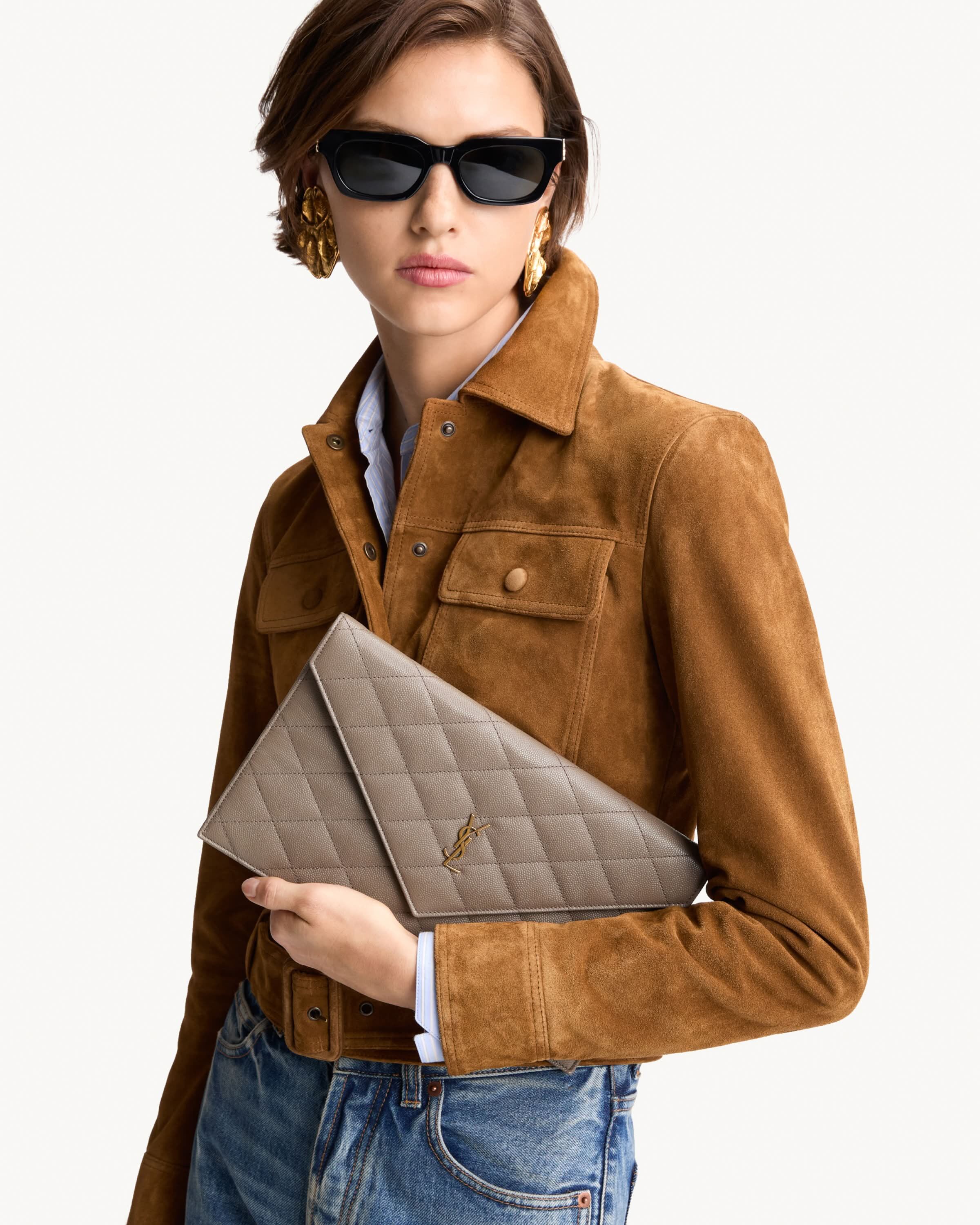PARIS pouch in GRAIN DE POUDRE leather