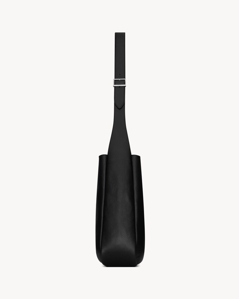 LE 5 À 7 maxi hobo in grained leather