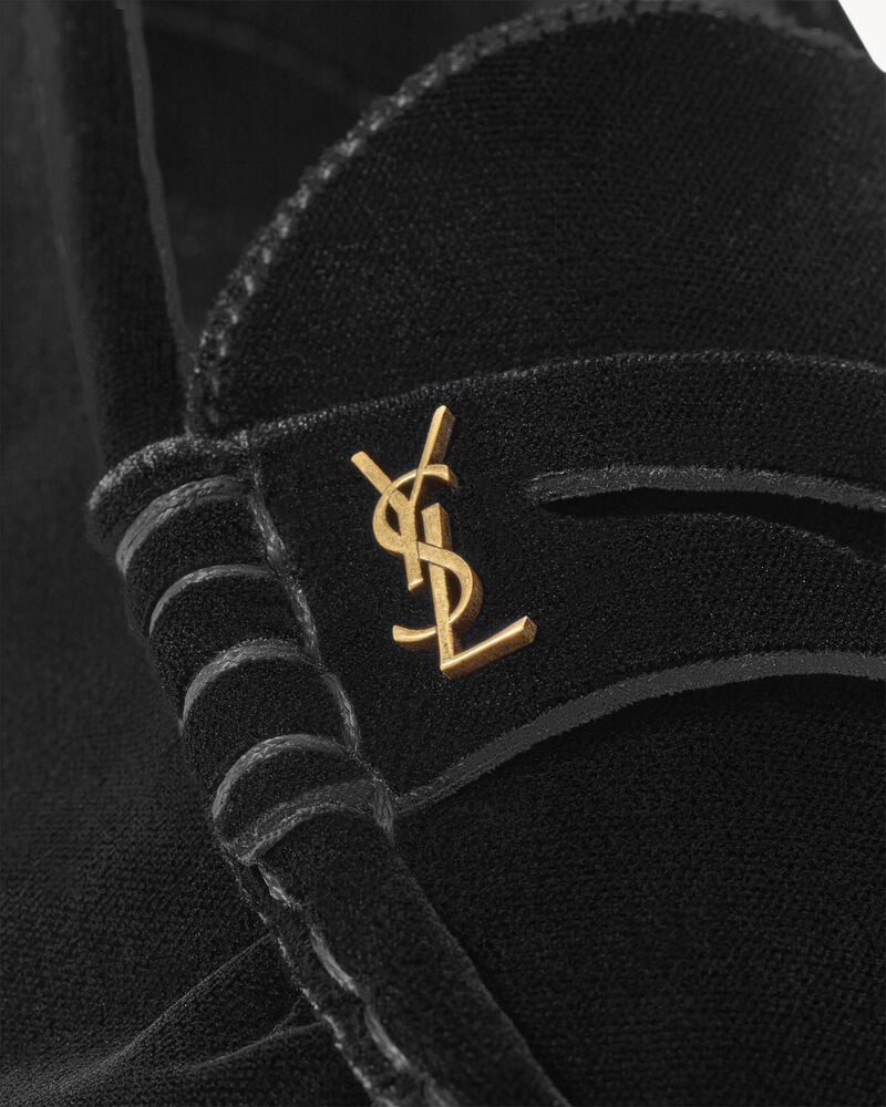 LE LOAFER supple in velvet