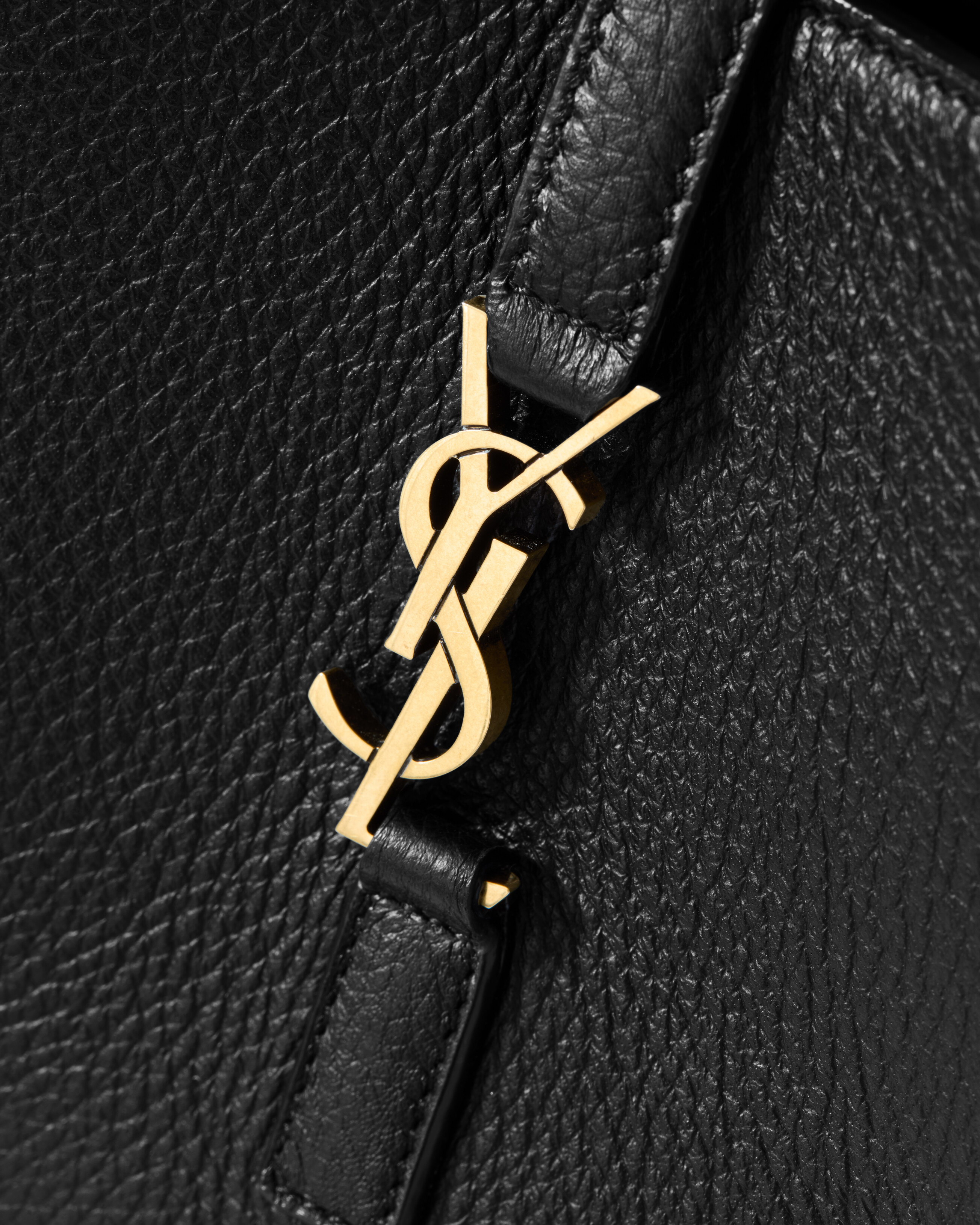 LE 5 À 7 BABY BEA in grained leather