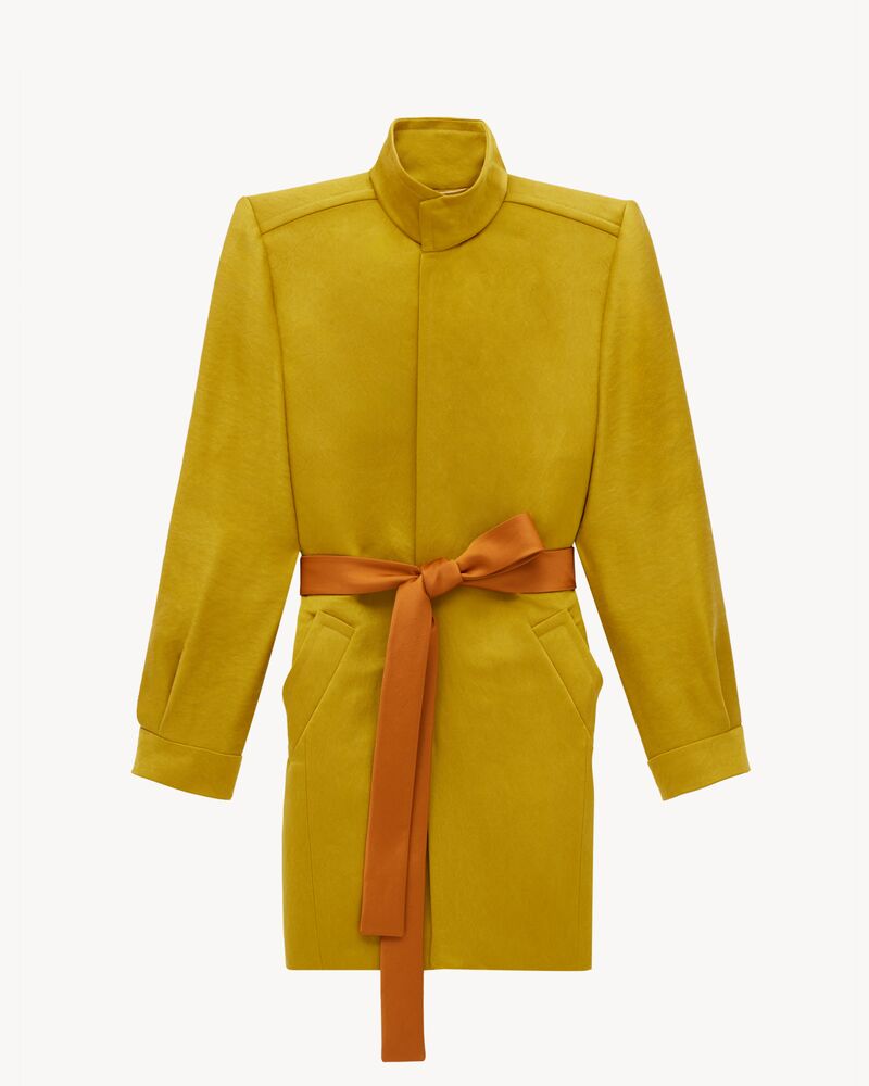 Manteau ceinturé en satin de soie délavé