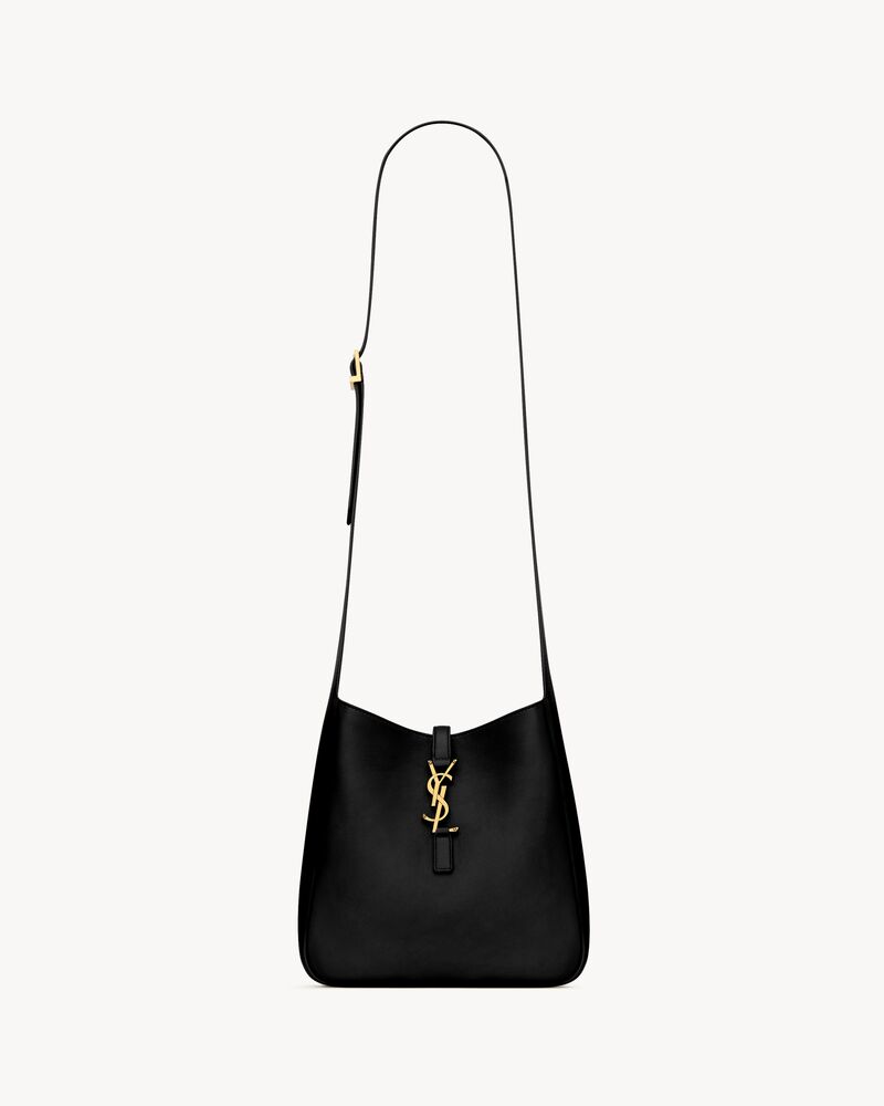 LE 5 À 7 supple crossbody in grained leather