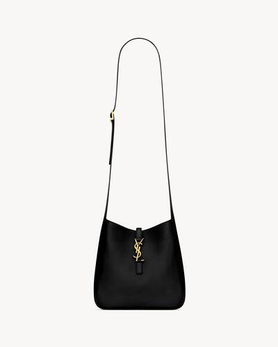YSL ブラックショルダーバッグ LE 5 À 7 supple crossbody in grained leather in Black | Saint