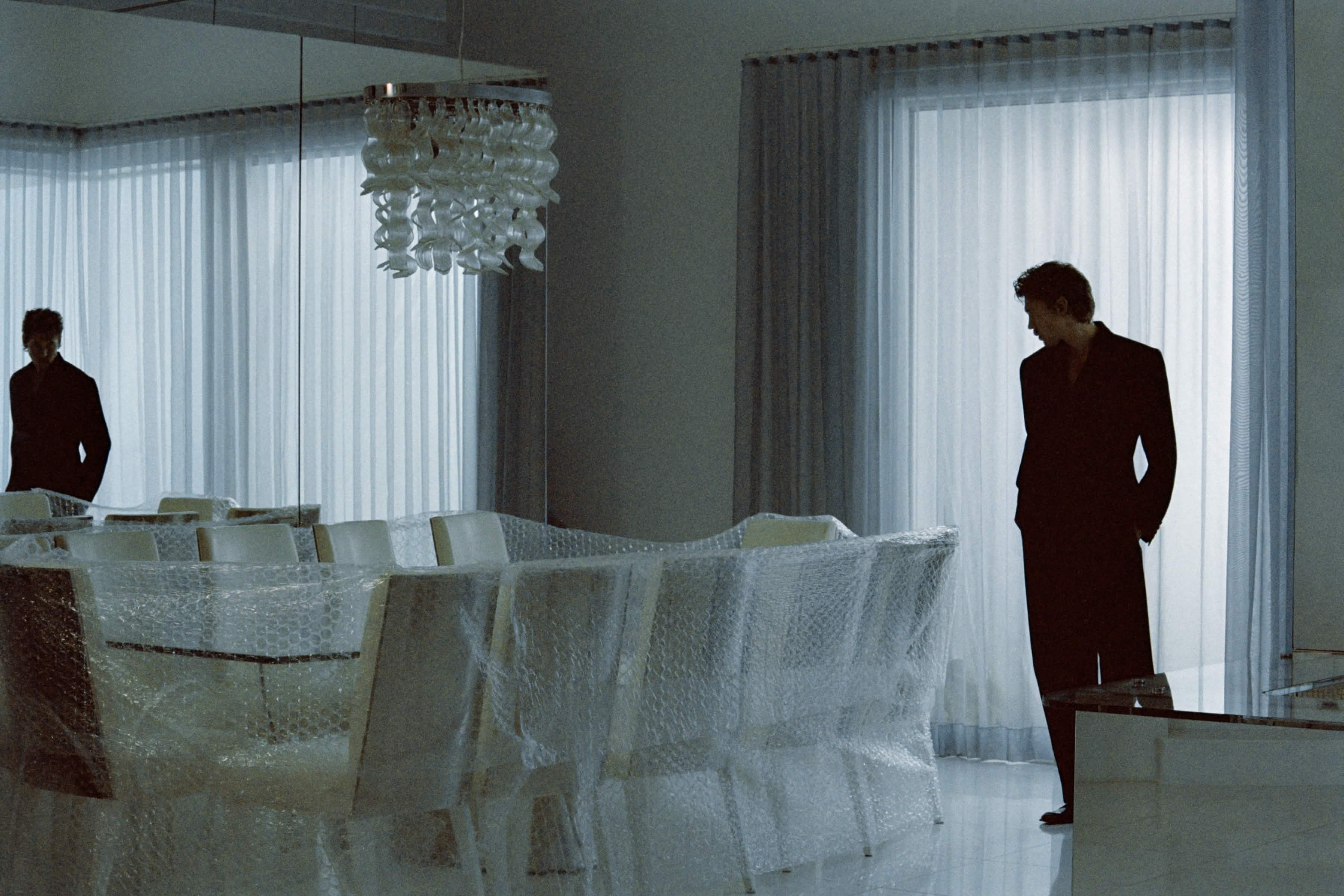 Men FALL26 Campaign > Single 2 BUBBLE TABLE