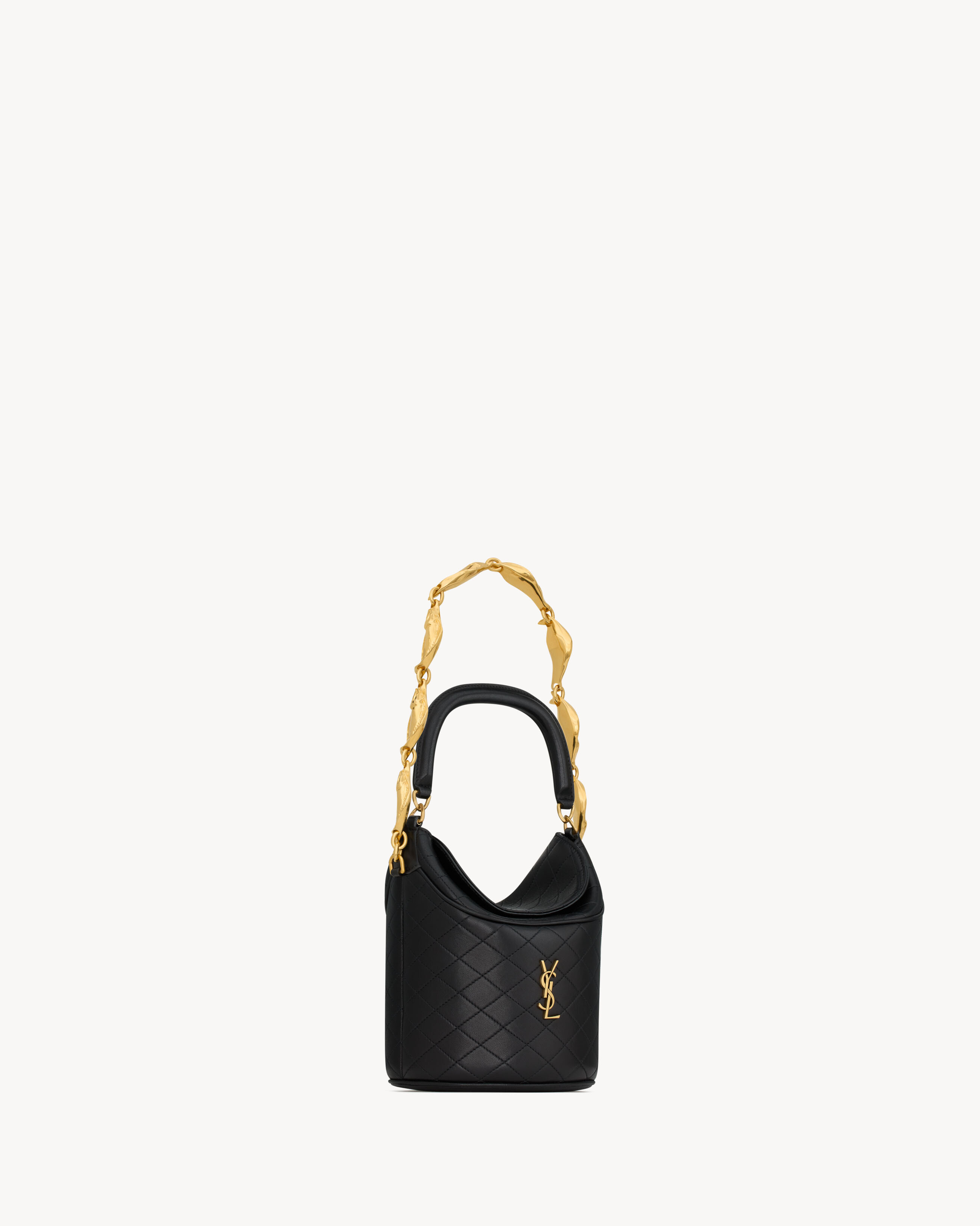 GABY BUCKET BAG IN LEATHER