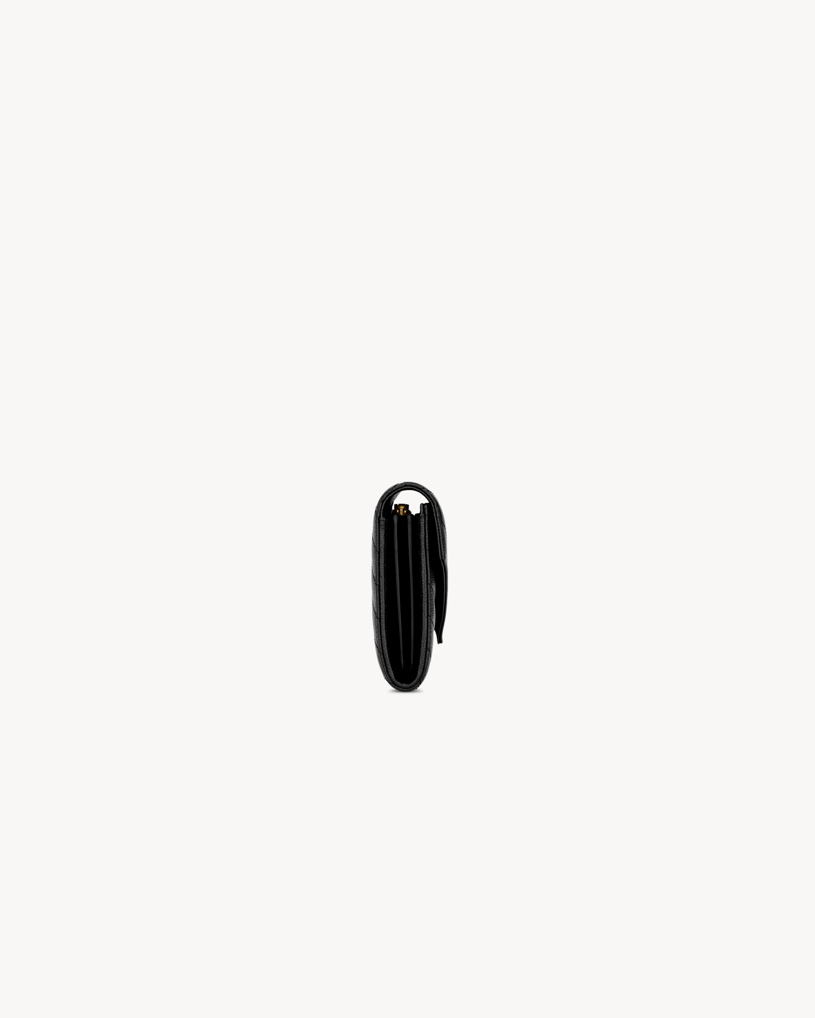 カサンドラ SAINT LAURENT マトラッセ ラージ フラップウォレット（グレイン・ド・プードル エンボスレザー）