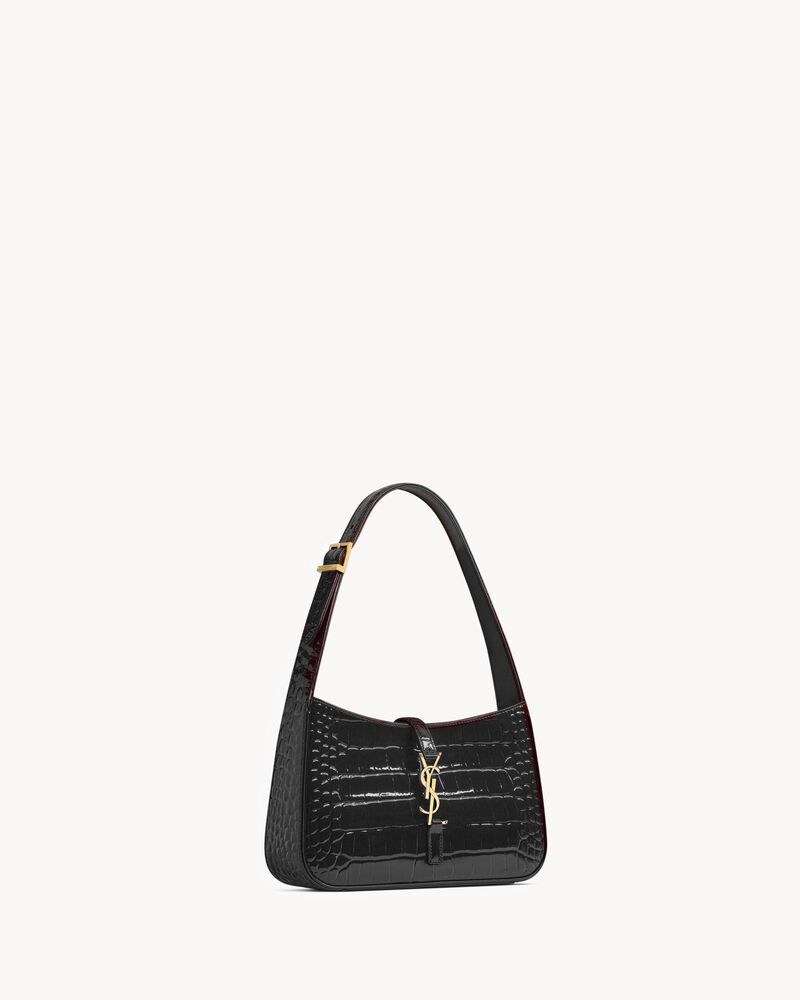 LE 5 À 7 in crocodile-embossed patent leather