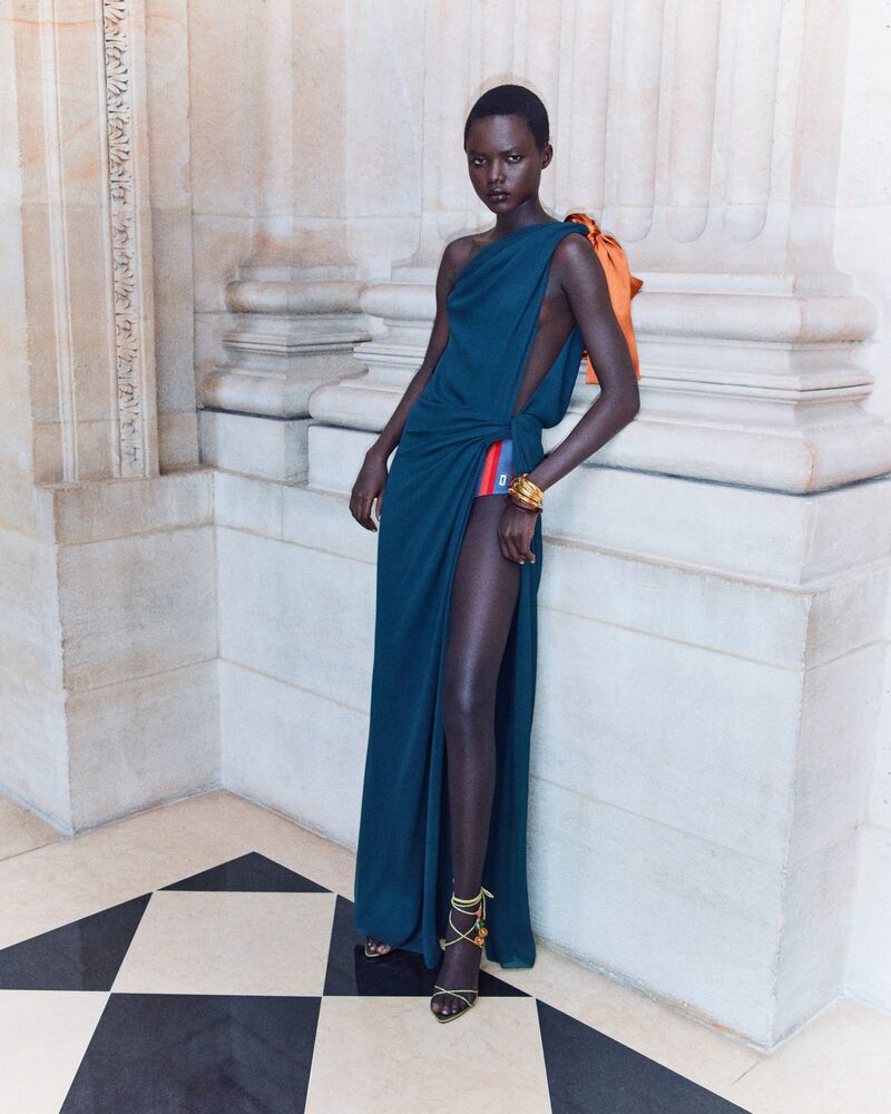 one-shoulder dress in silk crepe muslin