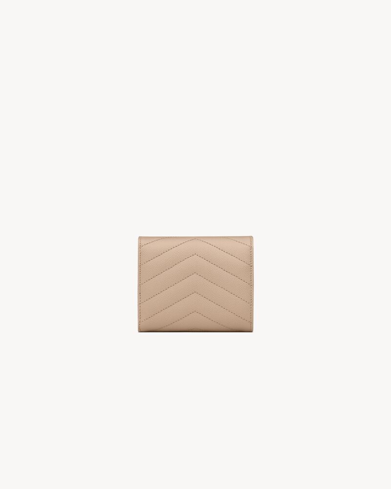 CARTERA CON VARIOS BOLSILLOS CASSANDRE MATELASSÉ DE PIEL REPUJADA GRAIN DE POUDRE
