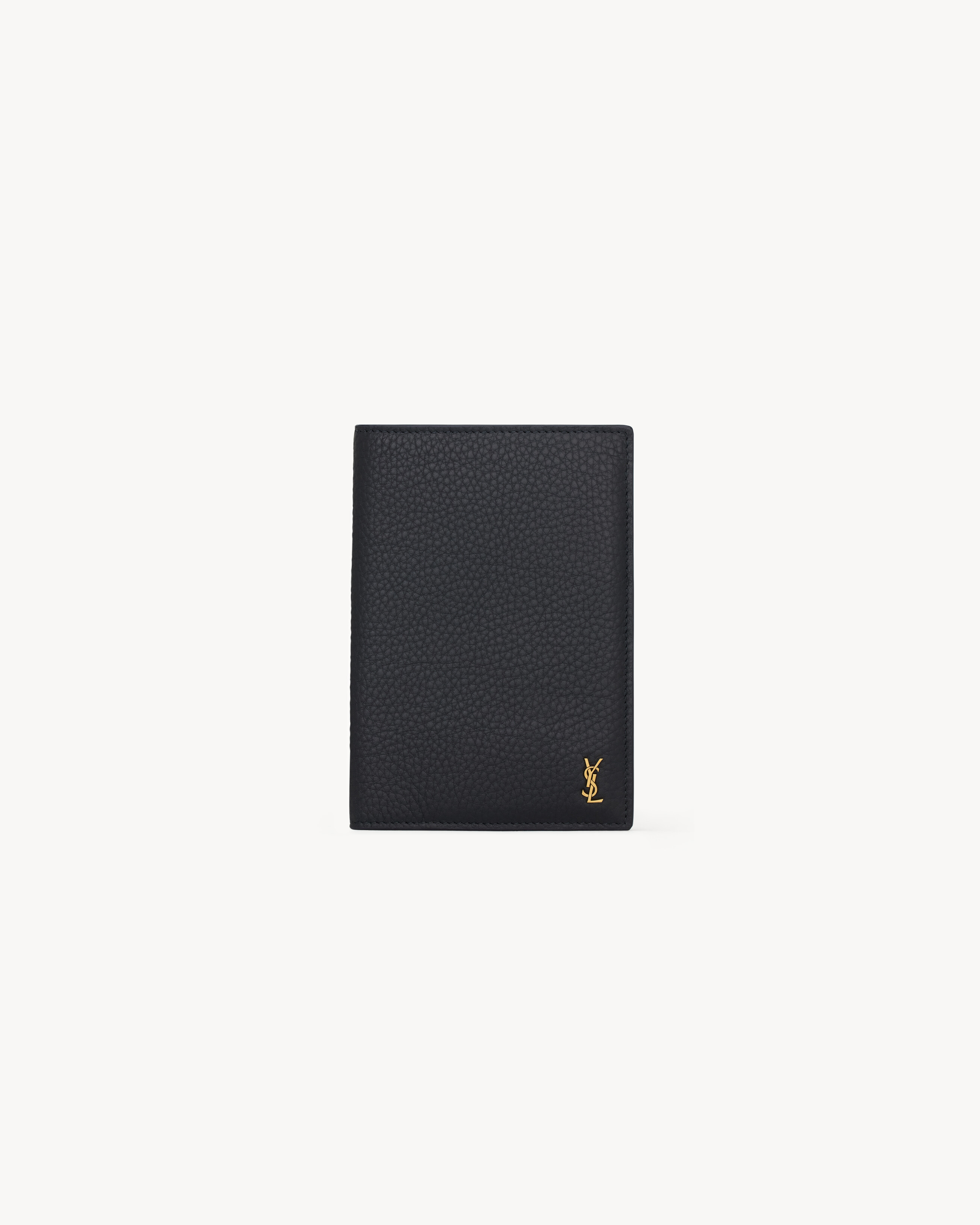 TINY CASSANDRE passport case in grained leather