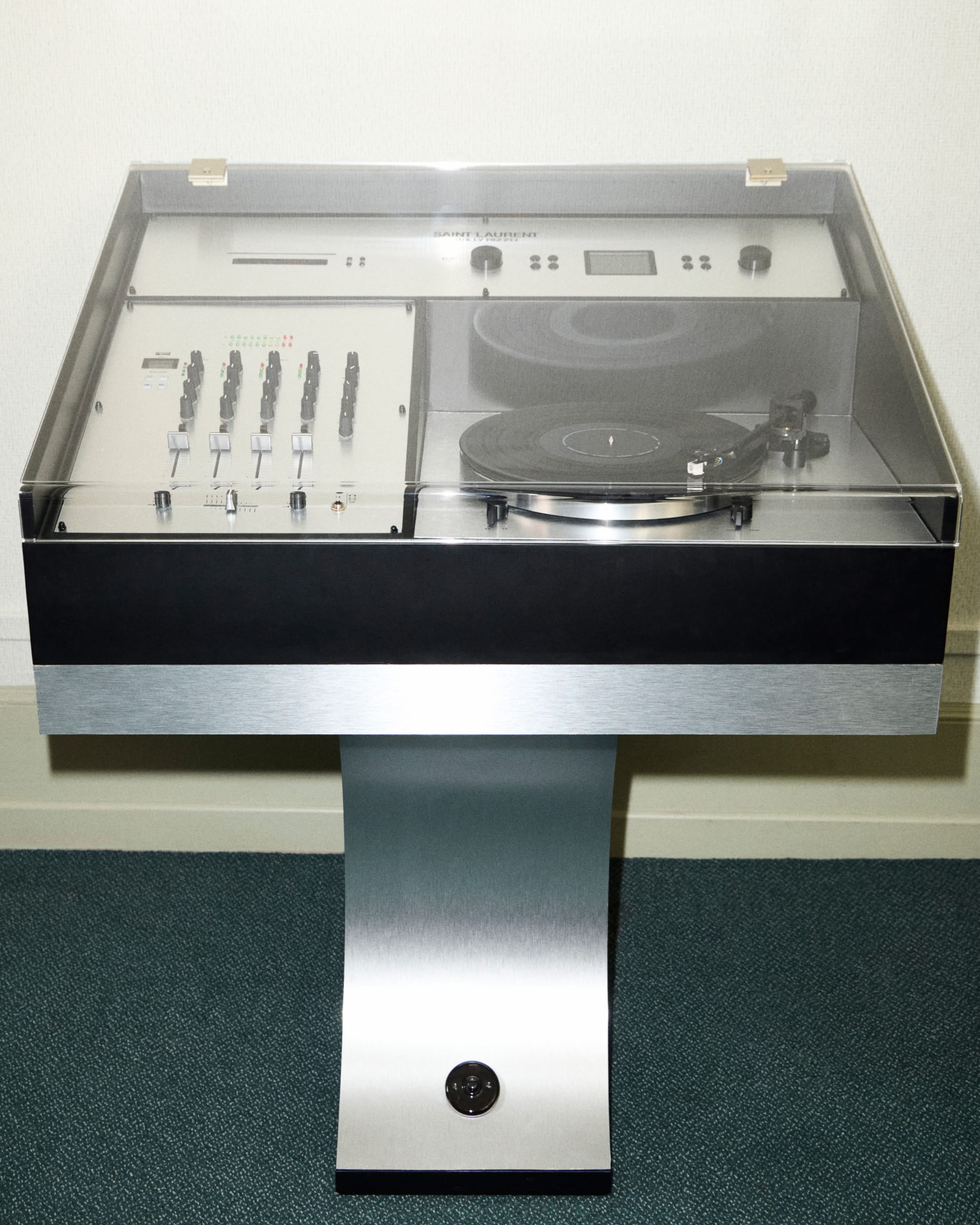 Rive Droite > Gifting Campaign > Visual 1