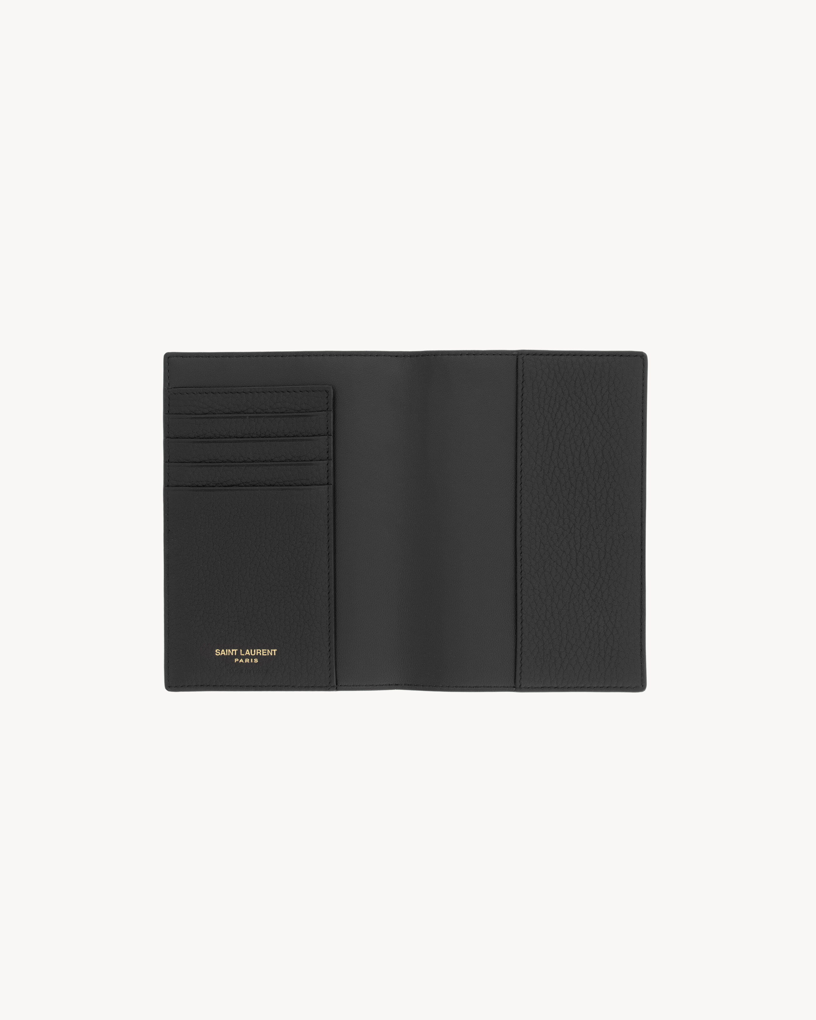 TINY CASSANDRE passport case in grained leather