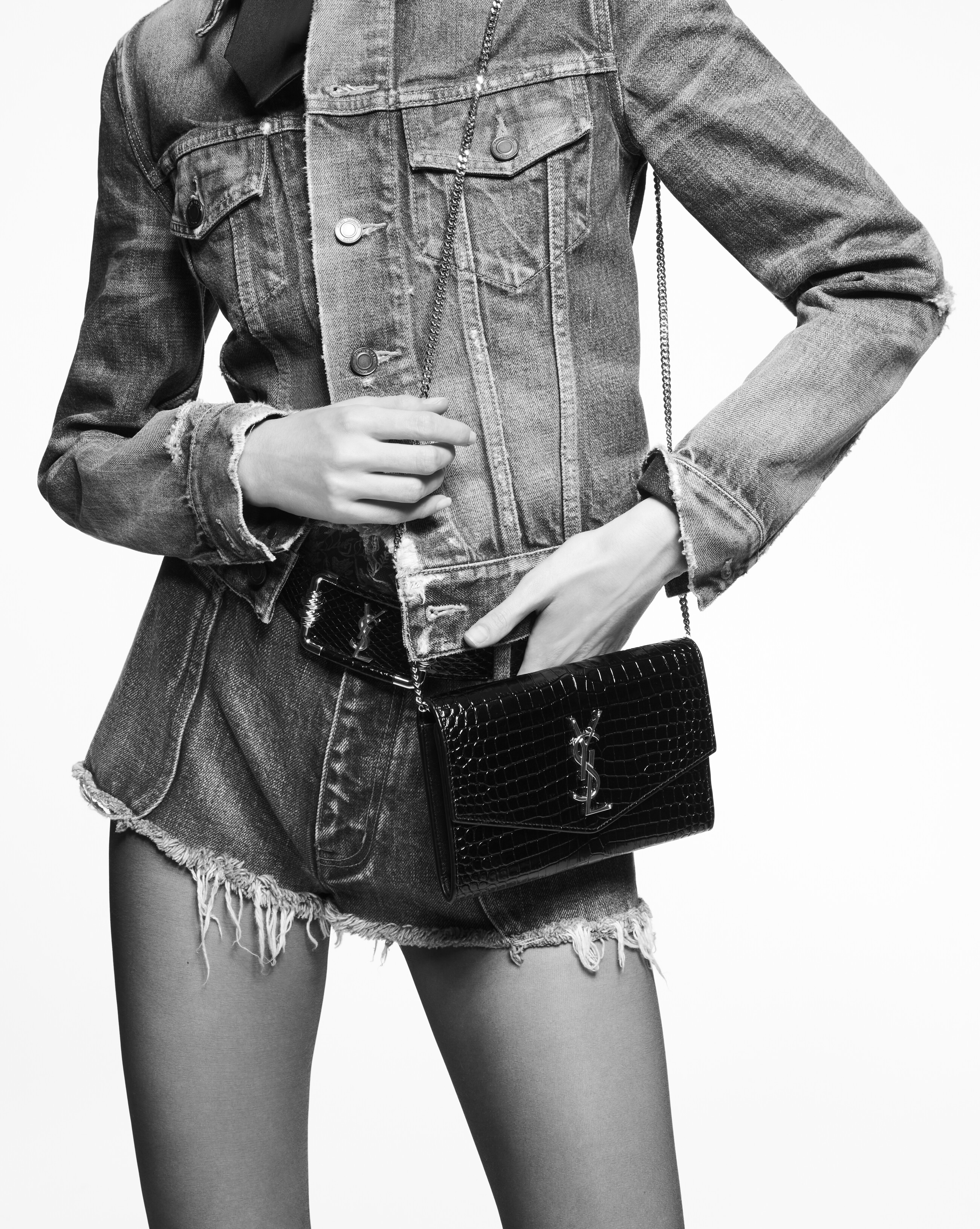 UPTOWN chain wallet in crocodile-embossed shiny leather