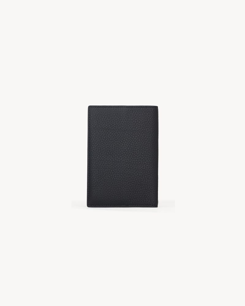 TINY CASSANDRE passport case in grained leather