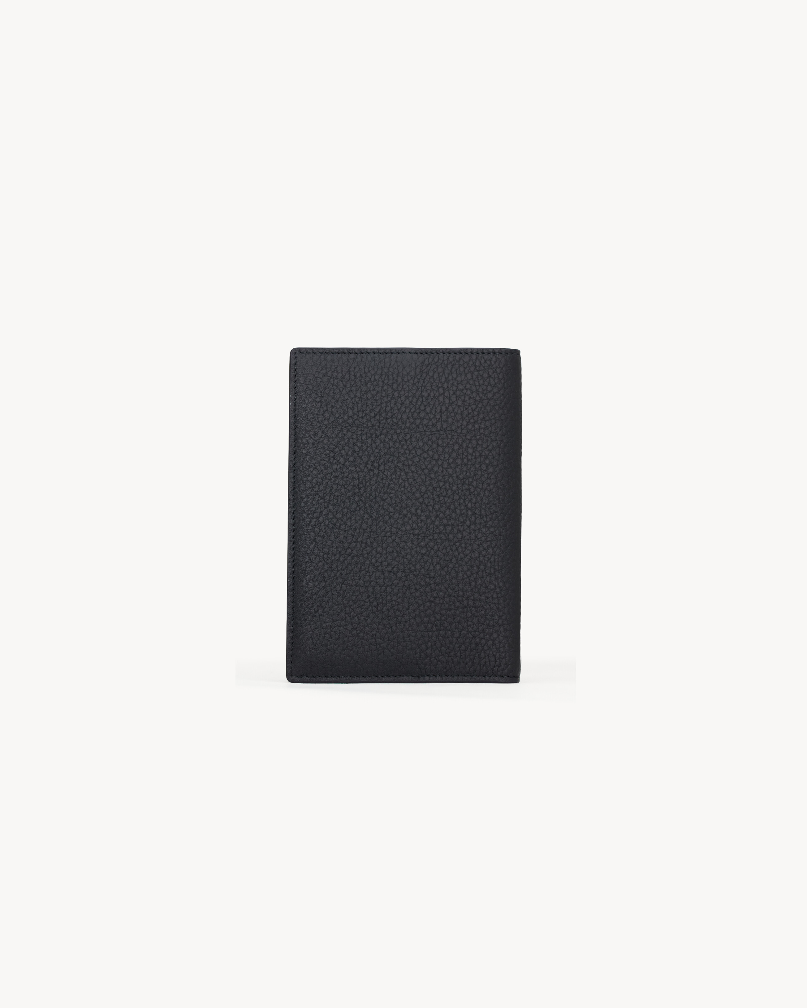 TINY CASSANDRE passport case in grained leather