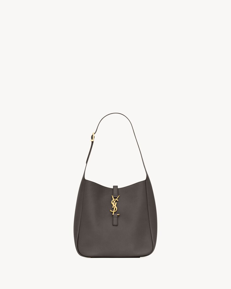 LE 5 À 7 supple small in grained leather