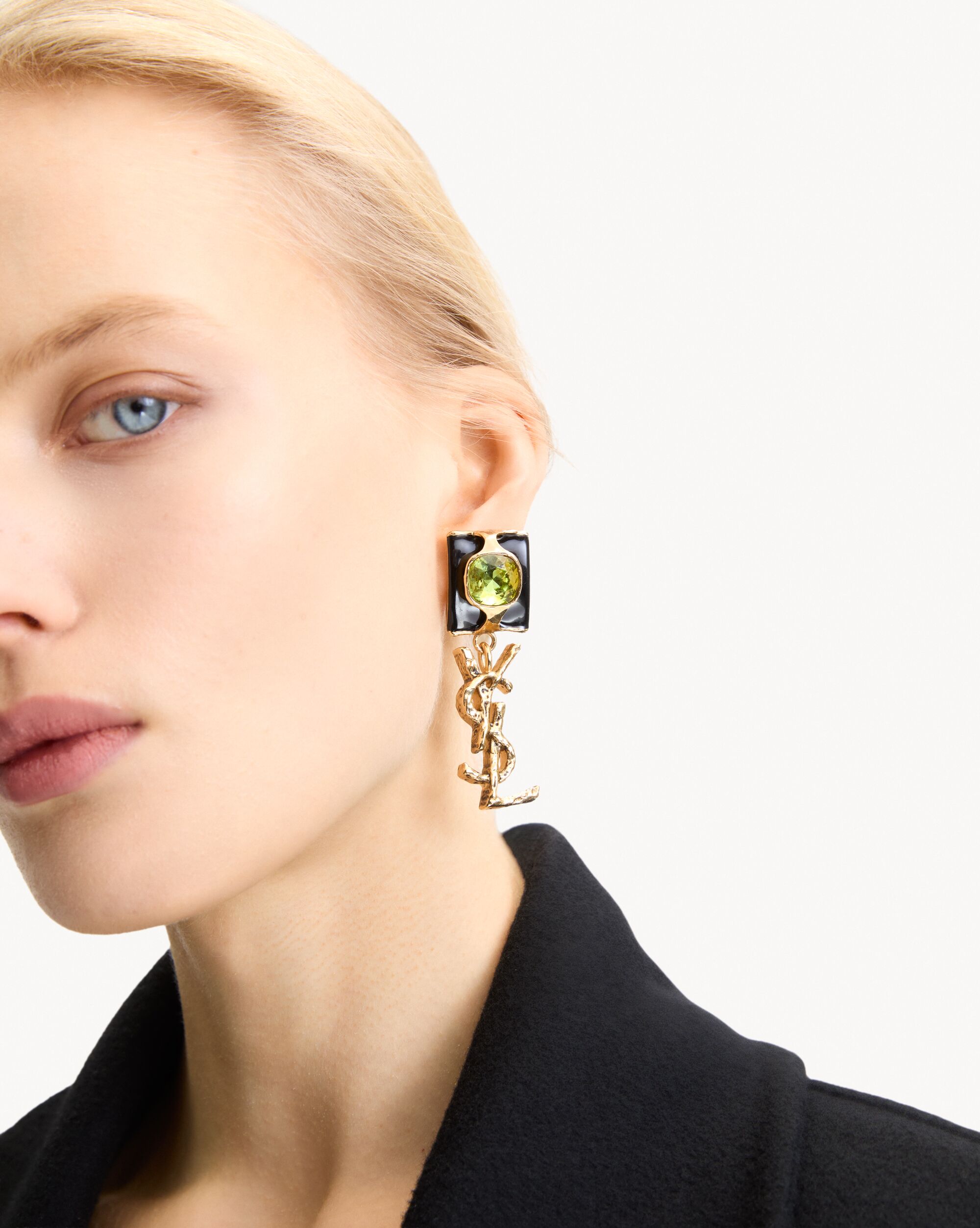 CASSANDRE pendant earrings in glass and enamel