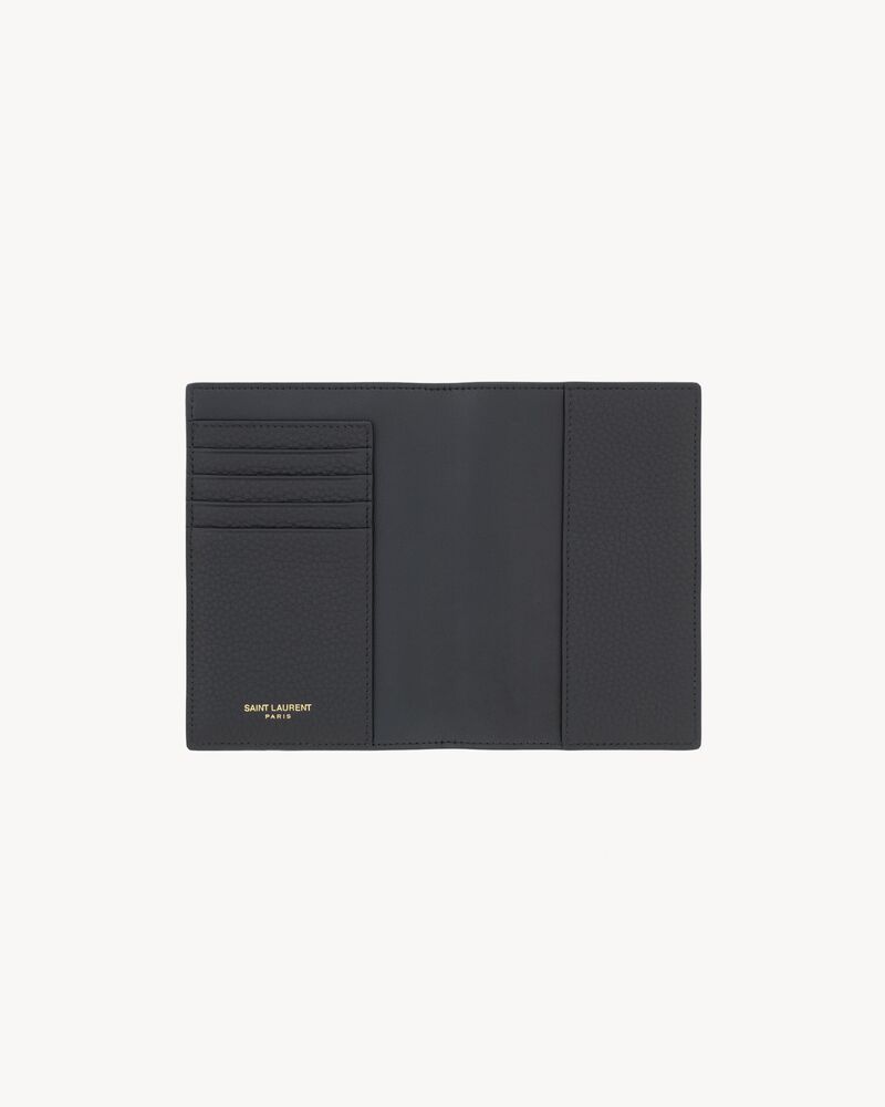 TINY CASSANDRE passport case in grained leather