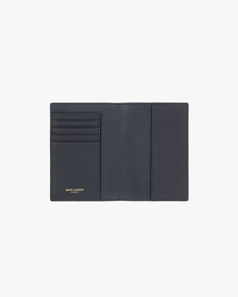TINY CASSANDRE passport case in grained leather