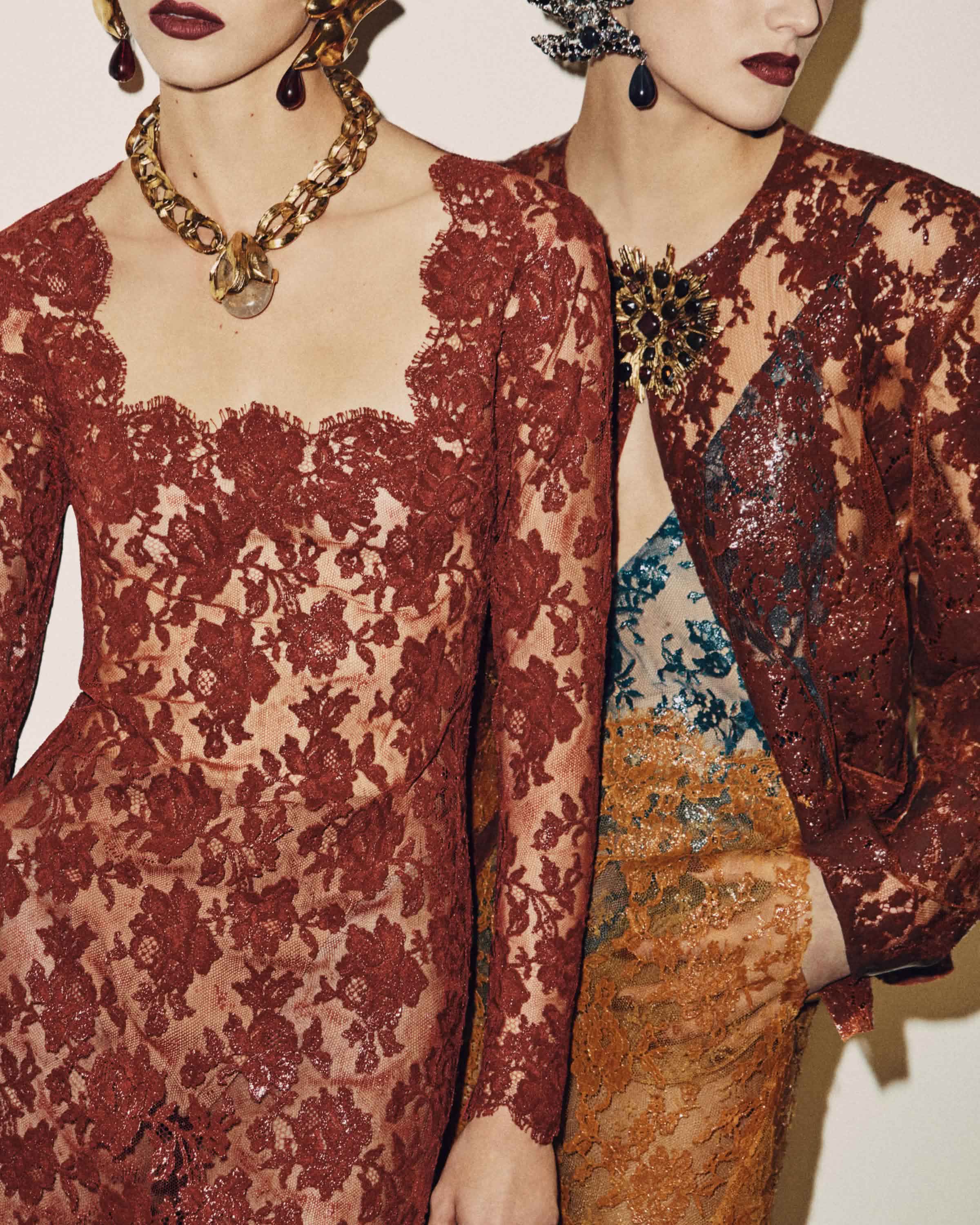 Women WINTER 26 SHOP > Single 13 COUPLE DRESS