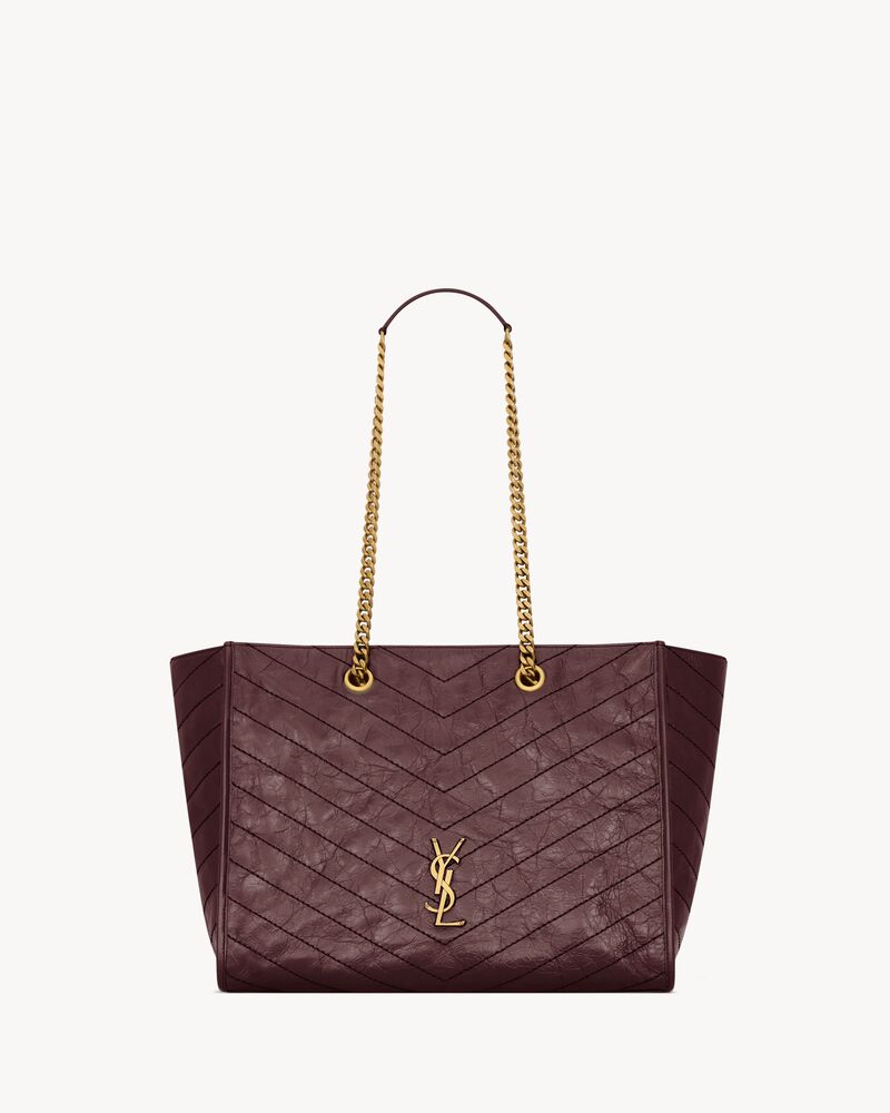 NIKI shopping in vintage leather