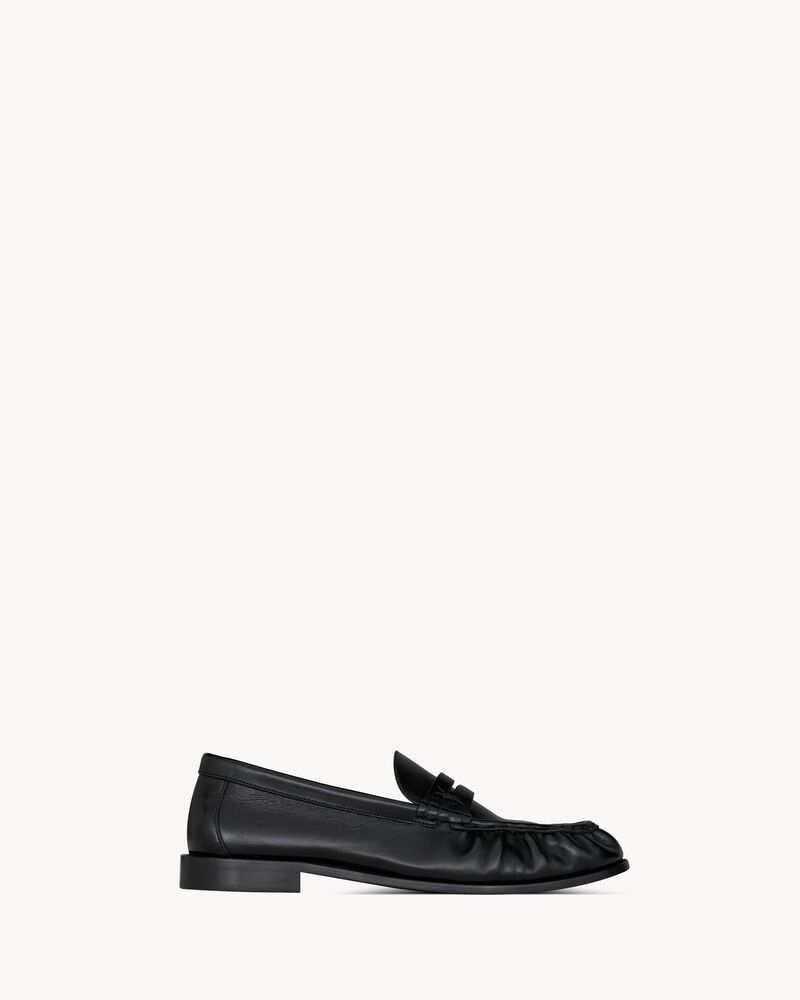 LE LOAFER supple in smooth leather