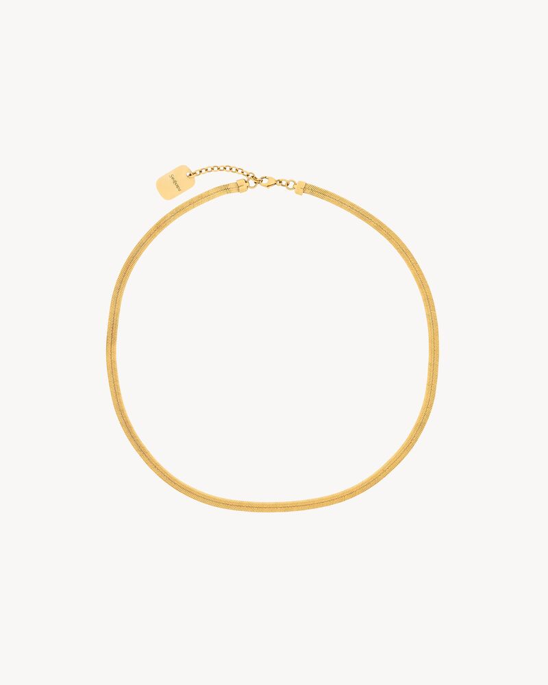 short chain necklace in metal