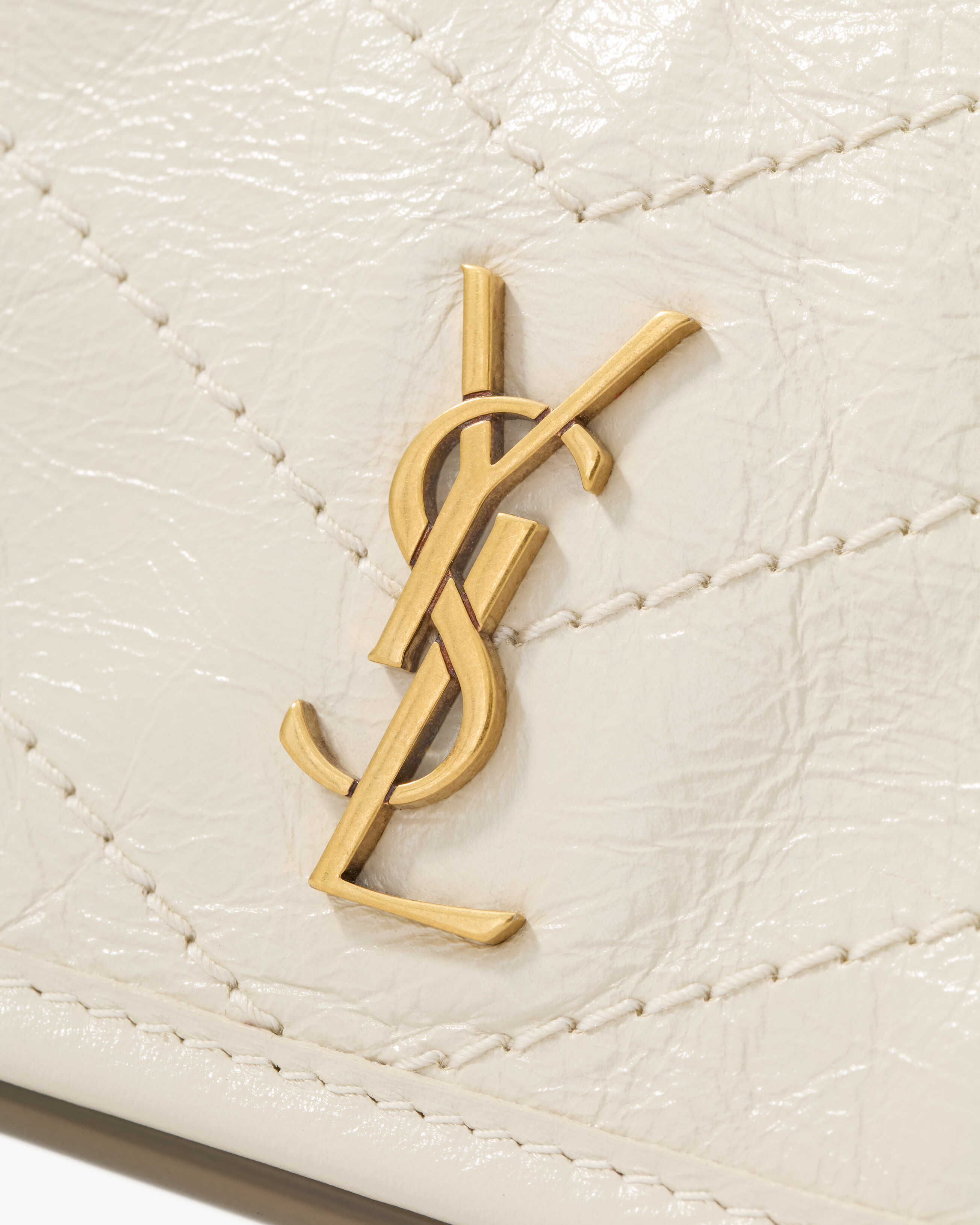 NIKI chain pouch in vintage leather