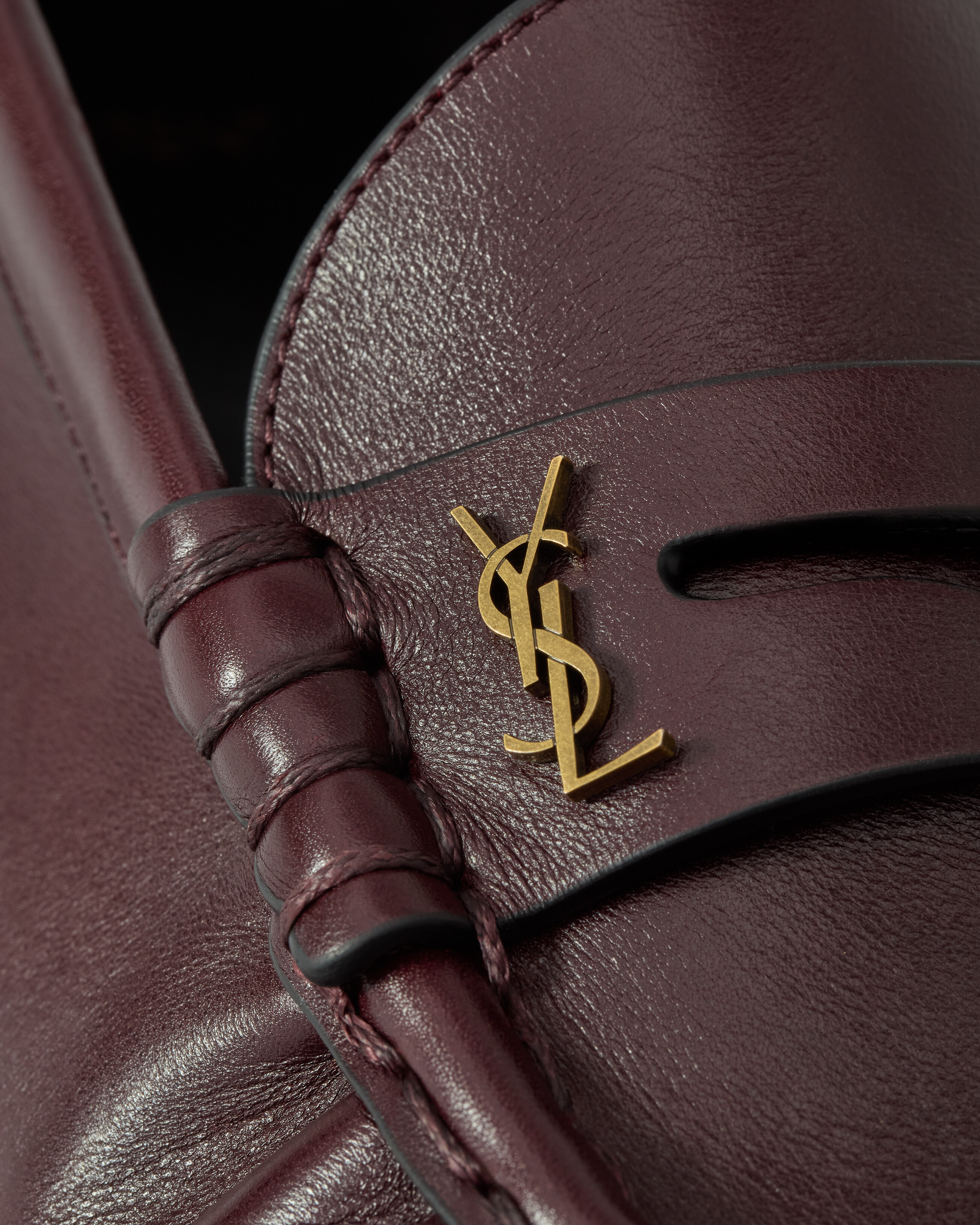 LE LOAFER supple in smooth leather