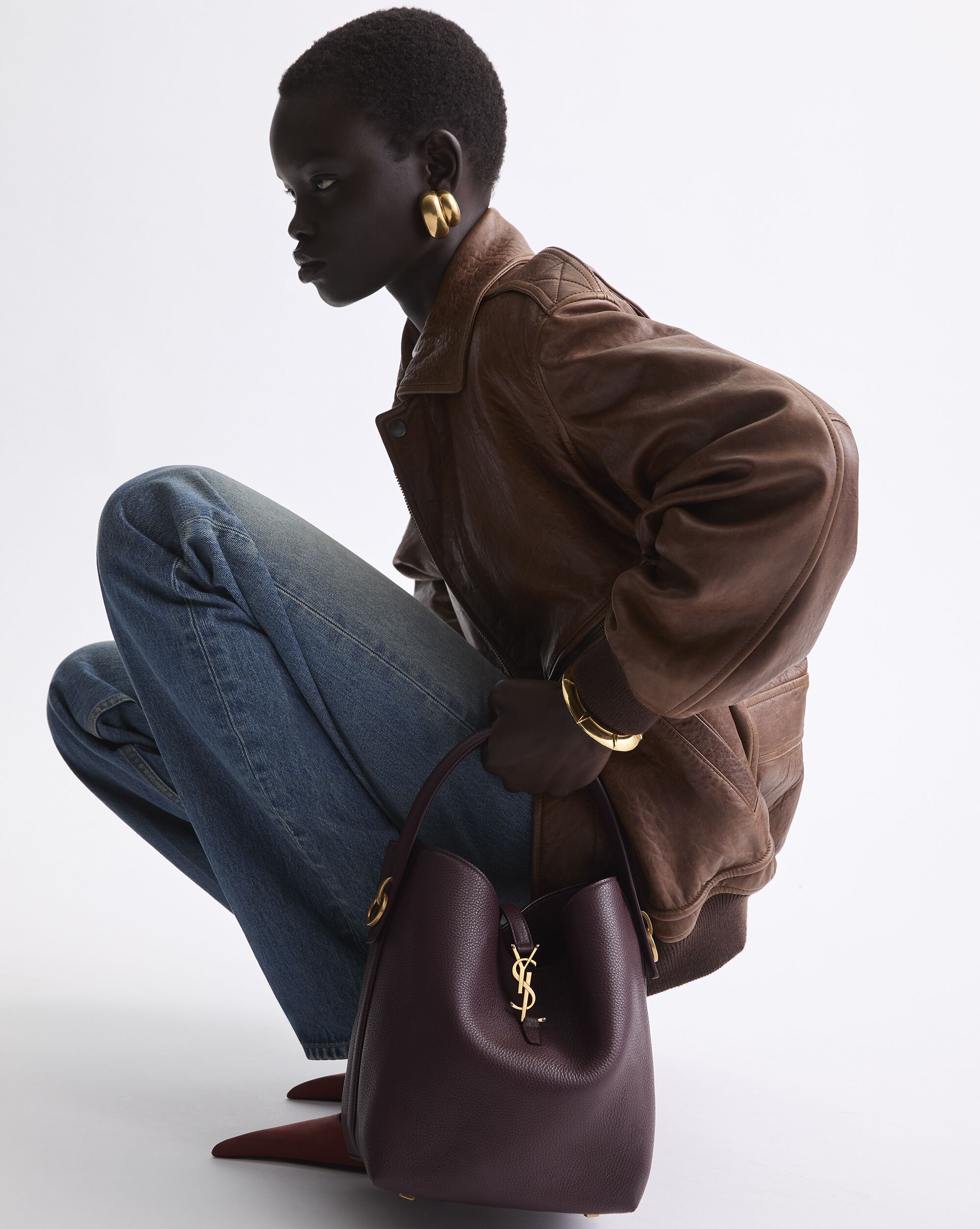 LE 37 supple in grained leather