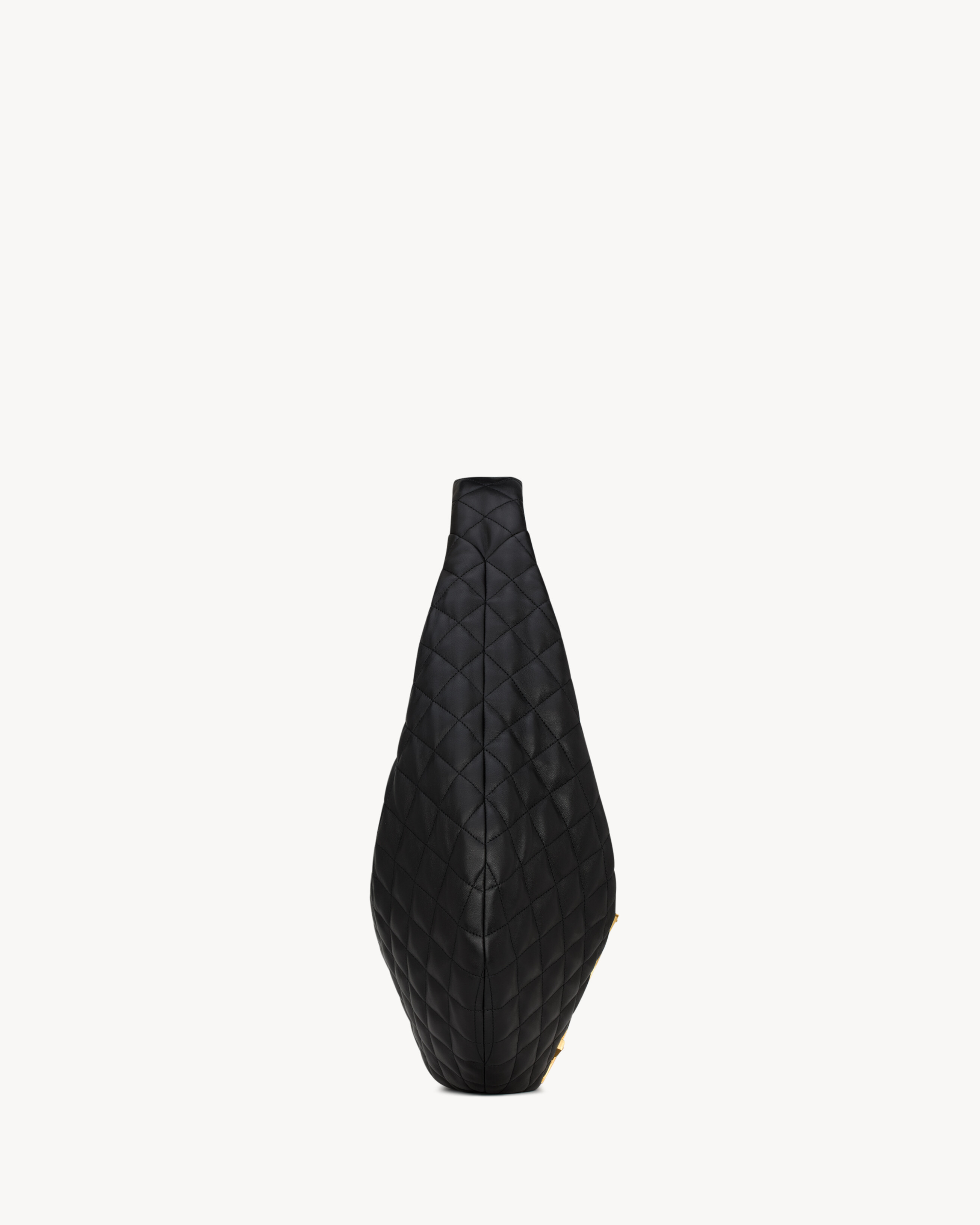 ICARE hobo in quilted nappa